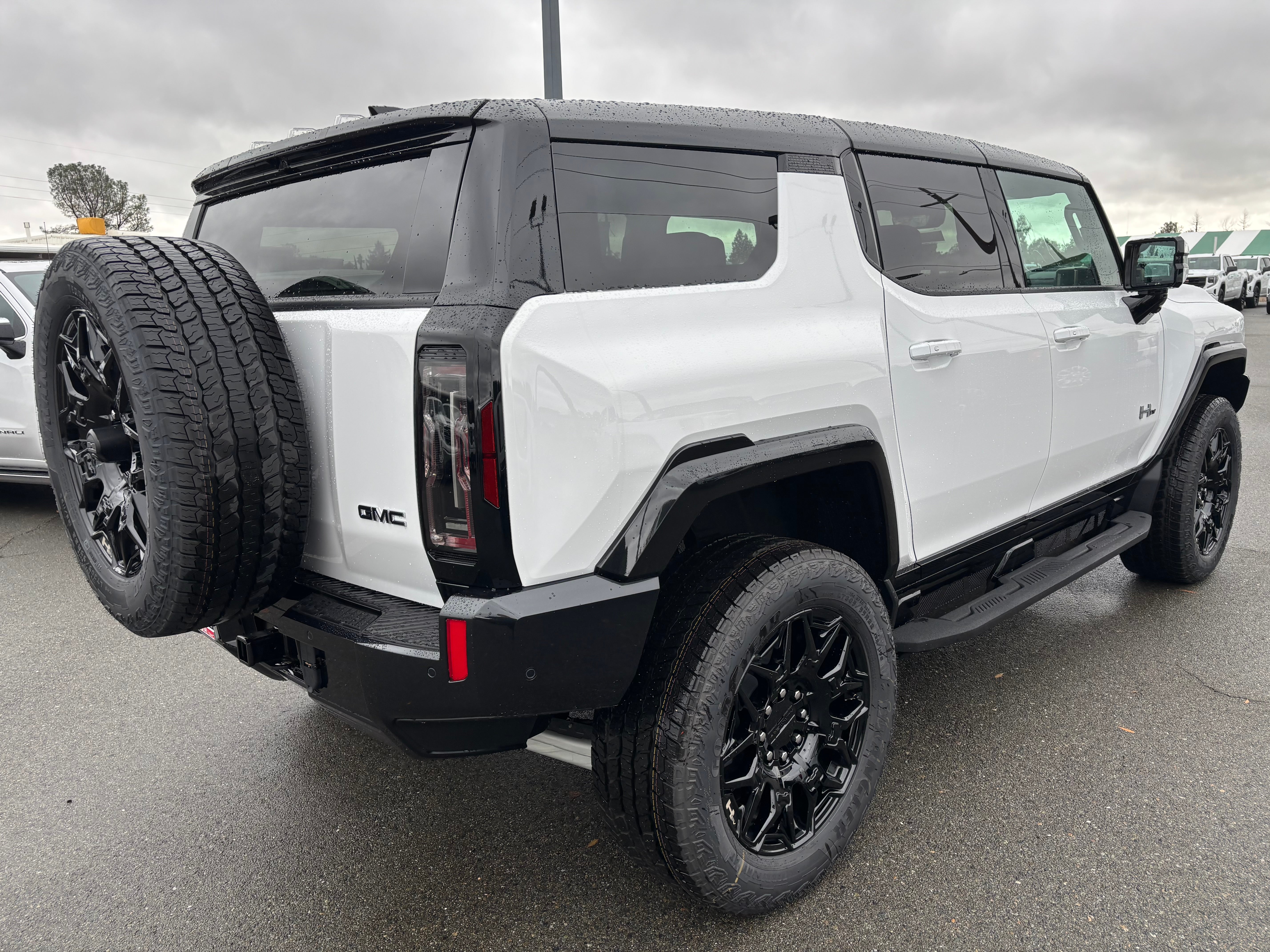 2025 GMC HUMMER EV SUV 2X