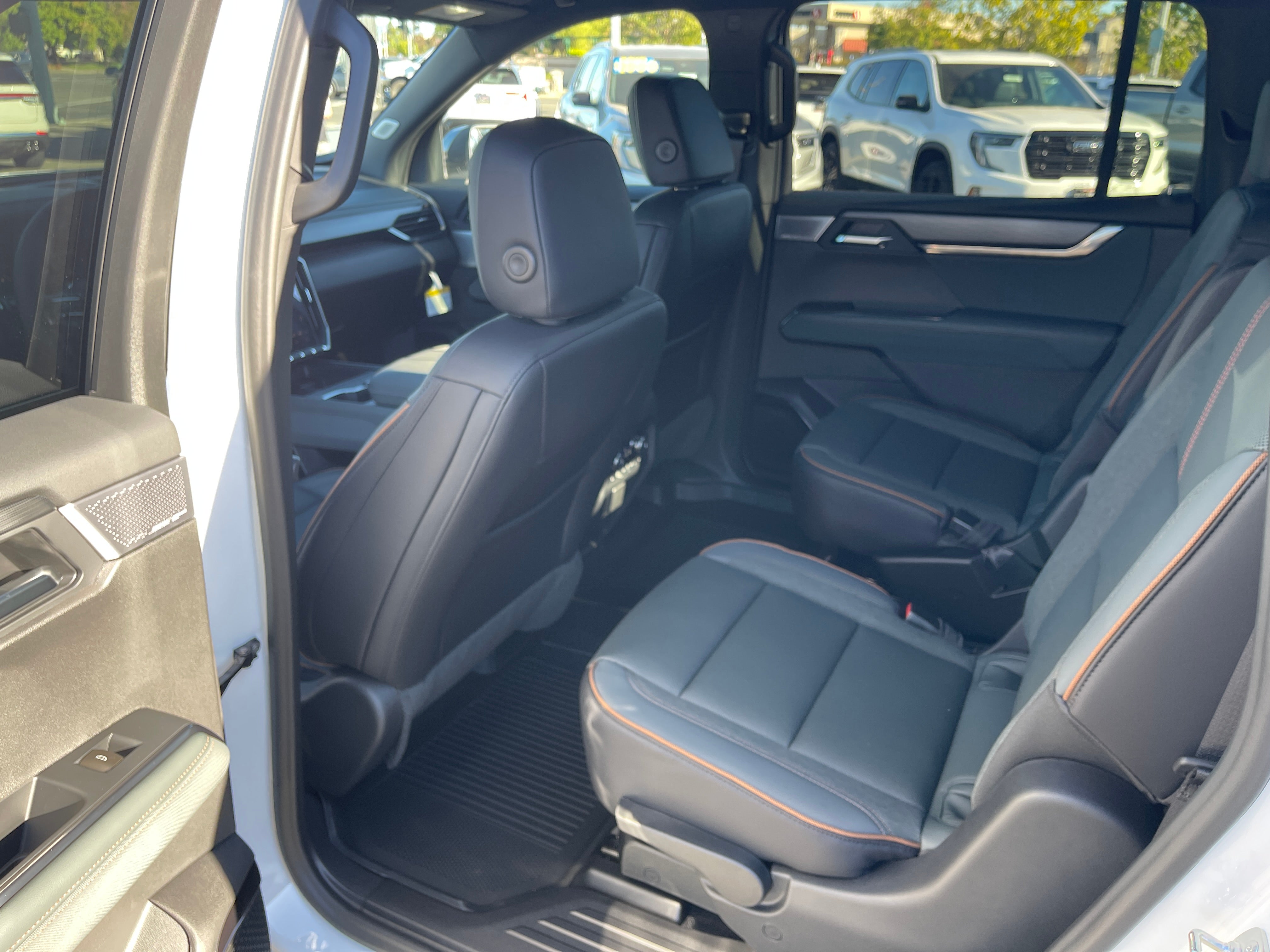 2027 GMC Acadia AT4