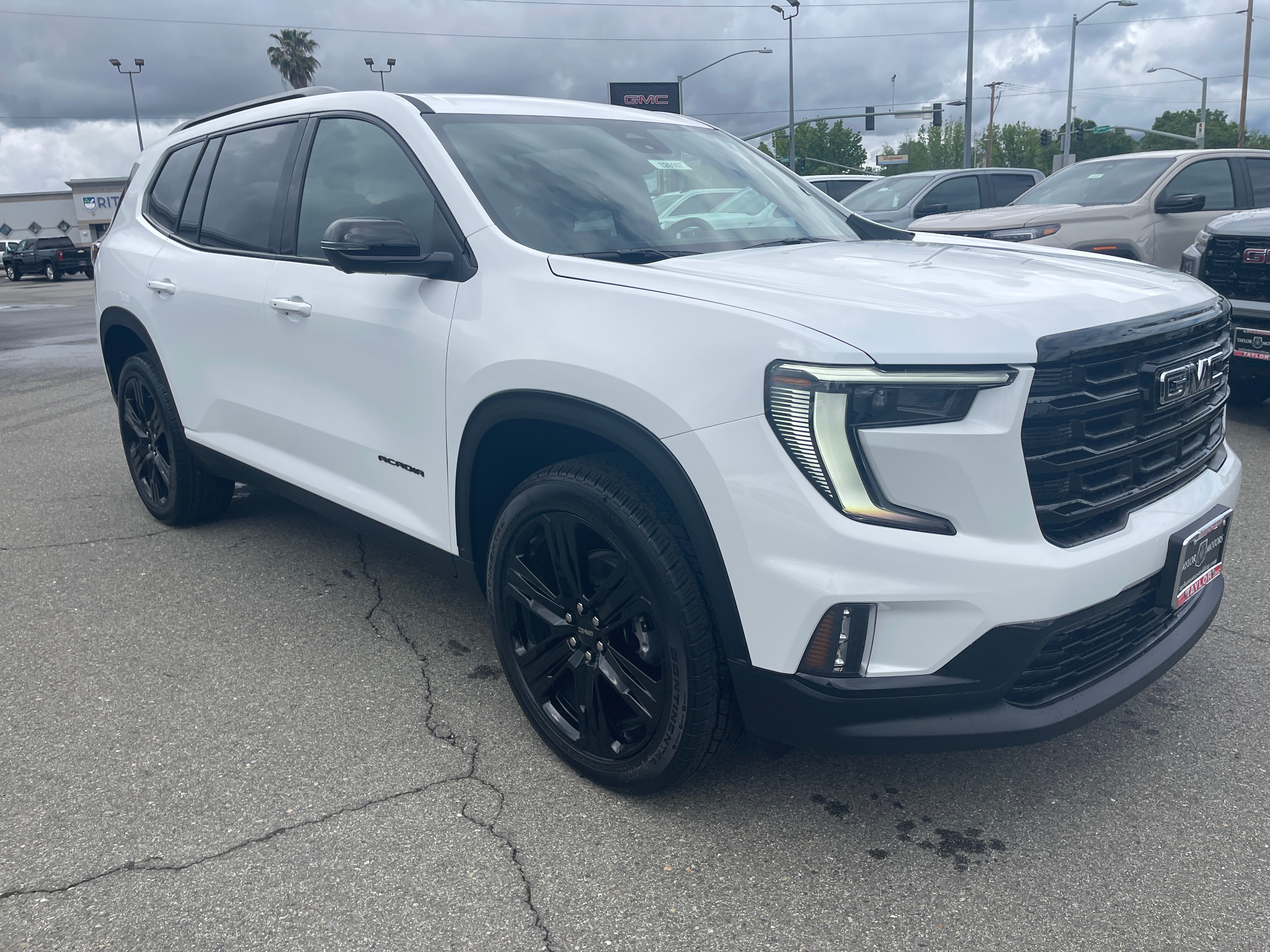 2026 GMC Acadia Elevation