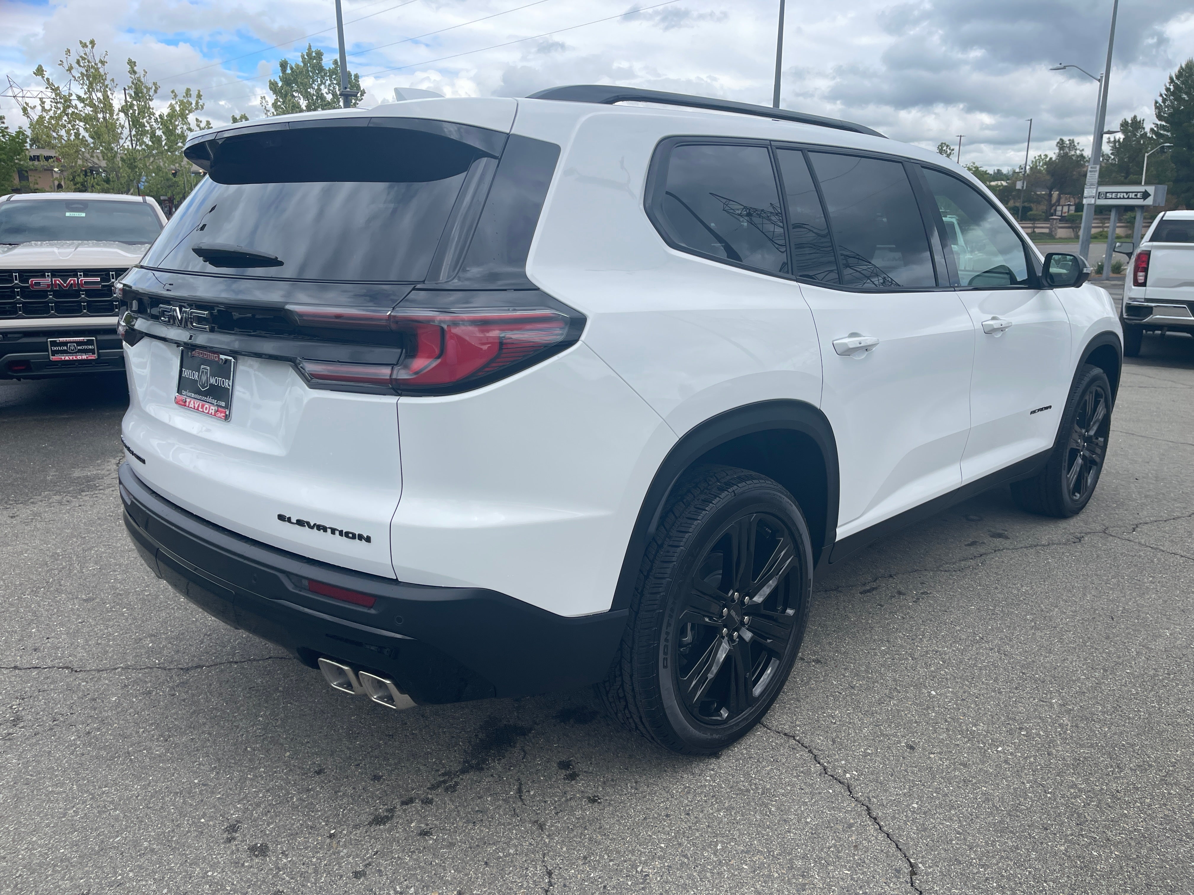 2026 GMC Acadia Elevation