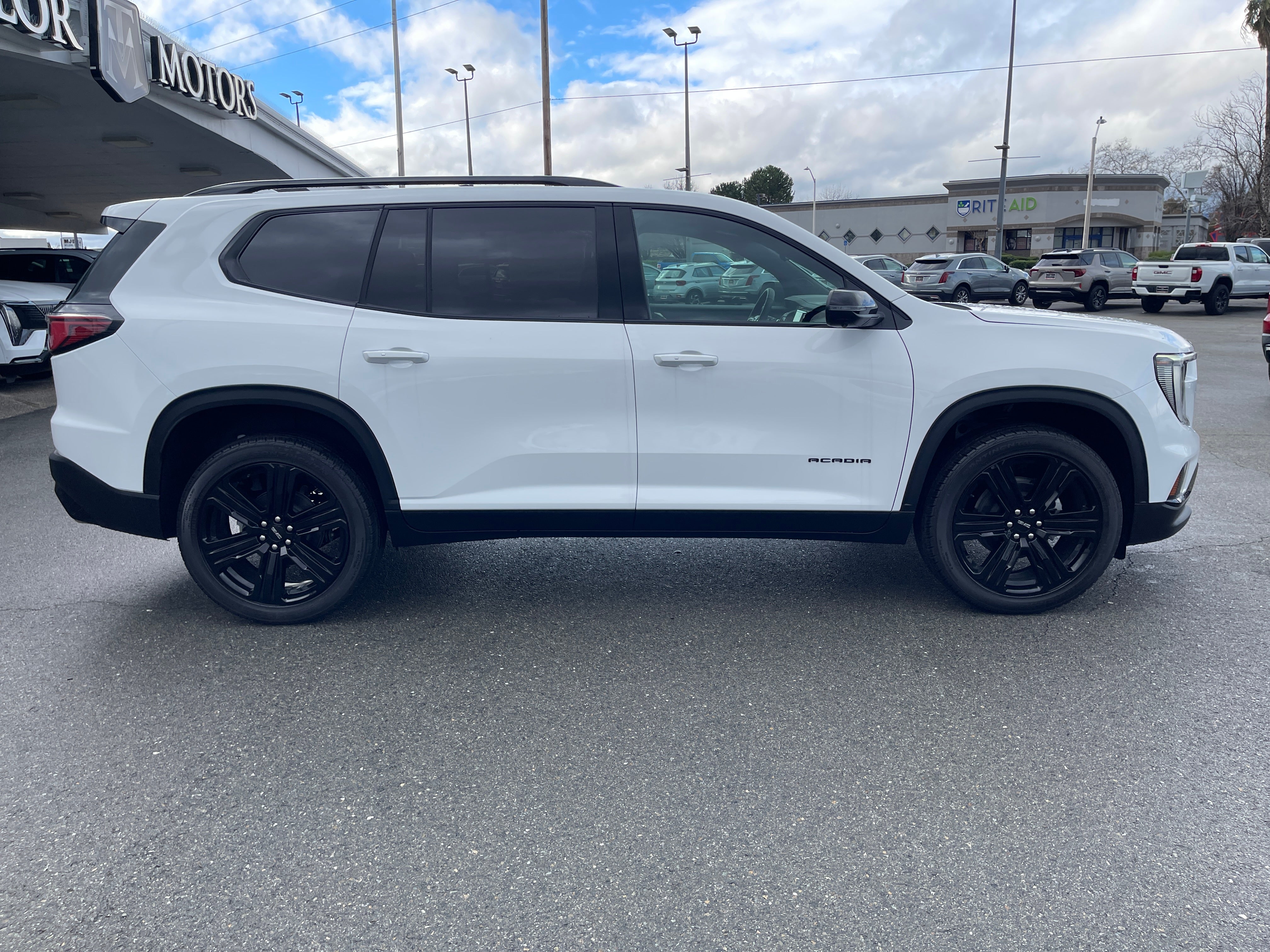 2026 GMC Acadia Elevation