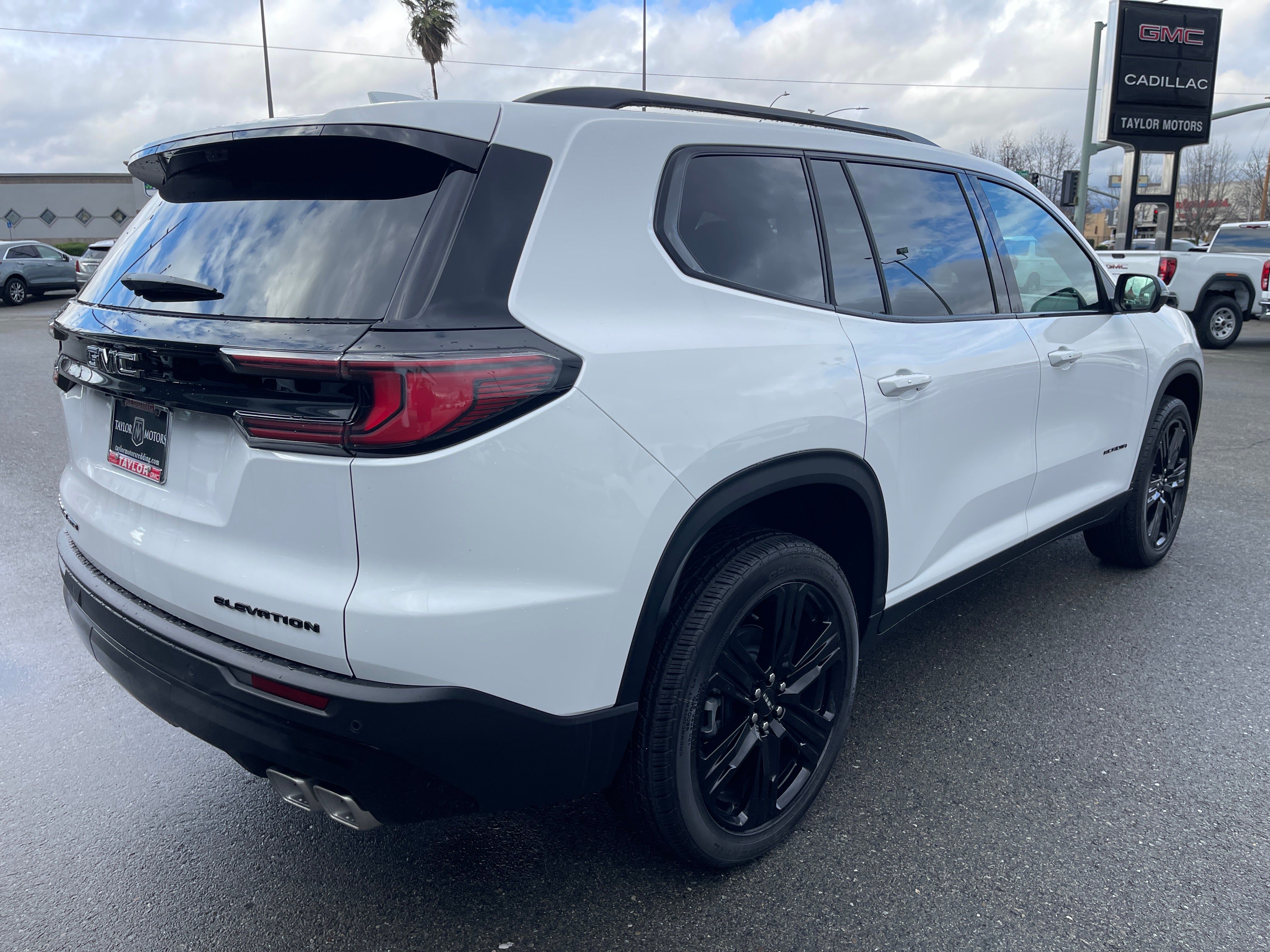 2026 GMC Acadia Elevation