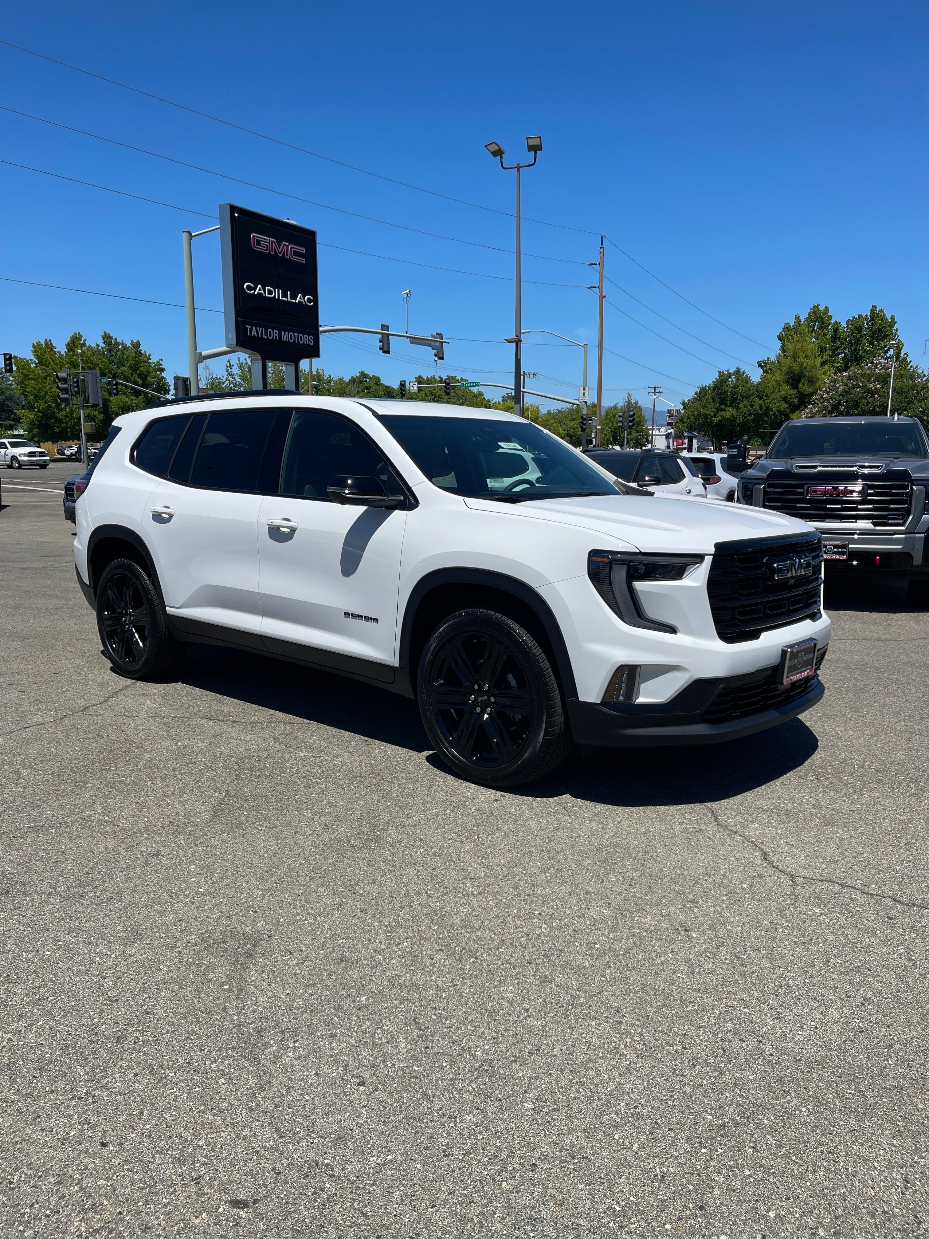 2026 GMC Acadia Elevation