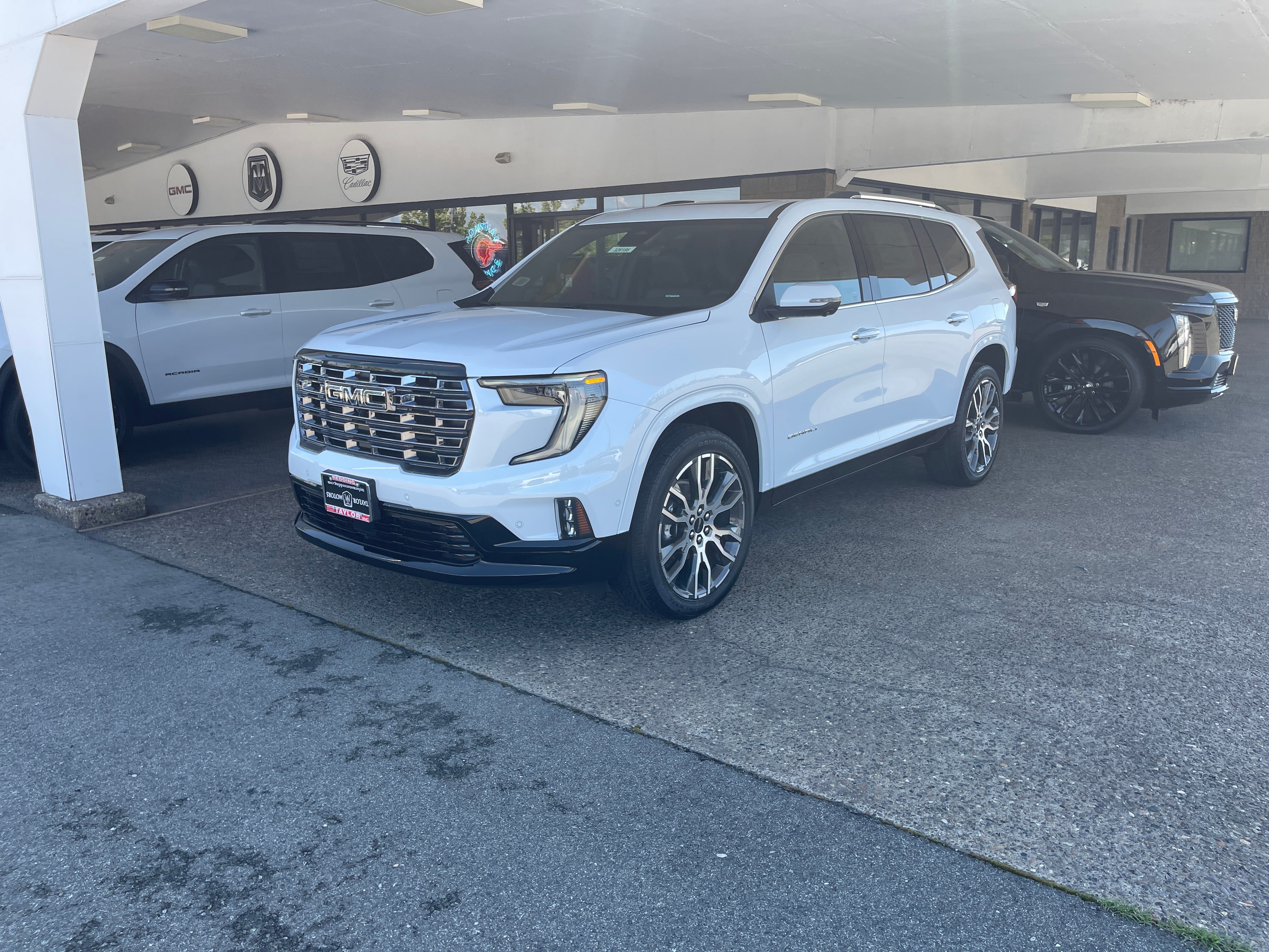 2026 GMC Acadia Denali Ultimate AWD's photo