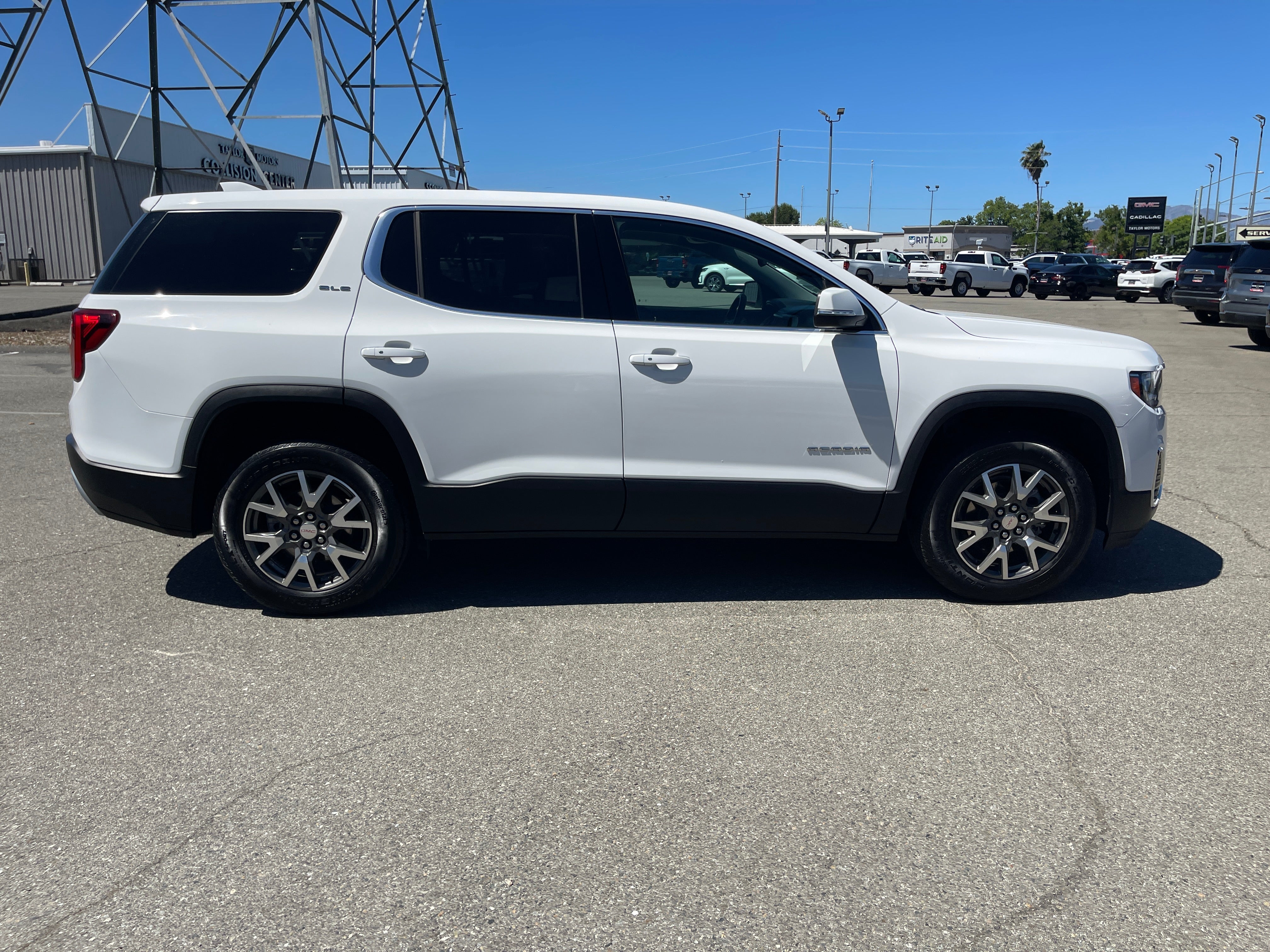 2022 GMC Acadia SLE