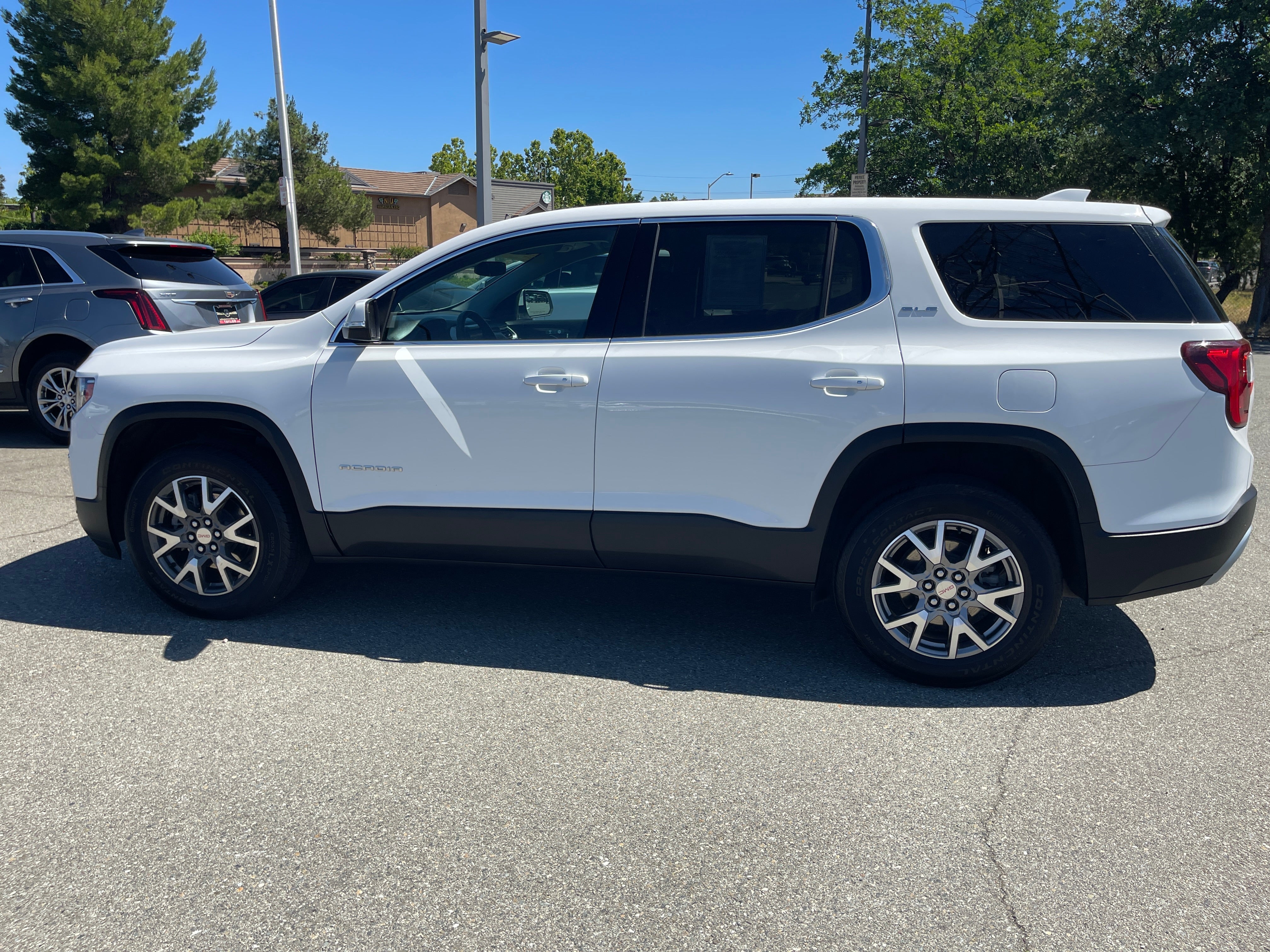 2022 GMC Acadia SLE