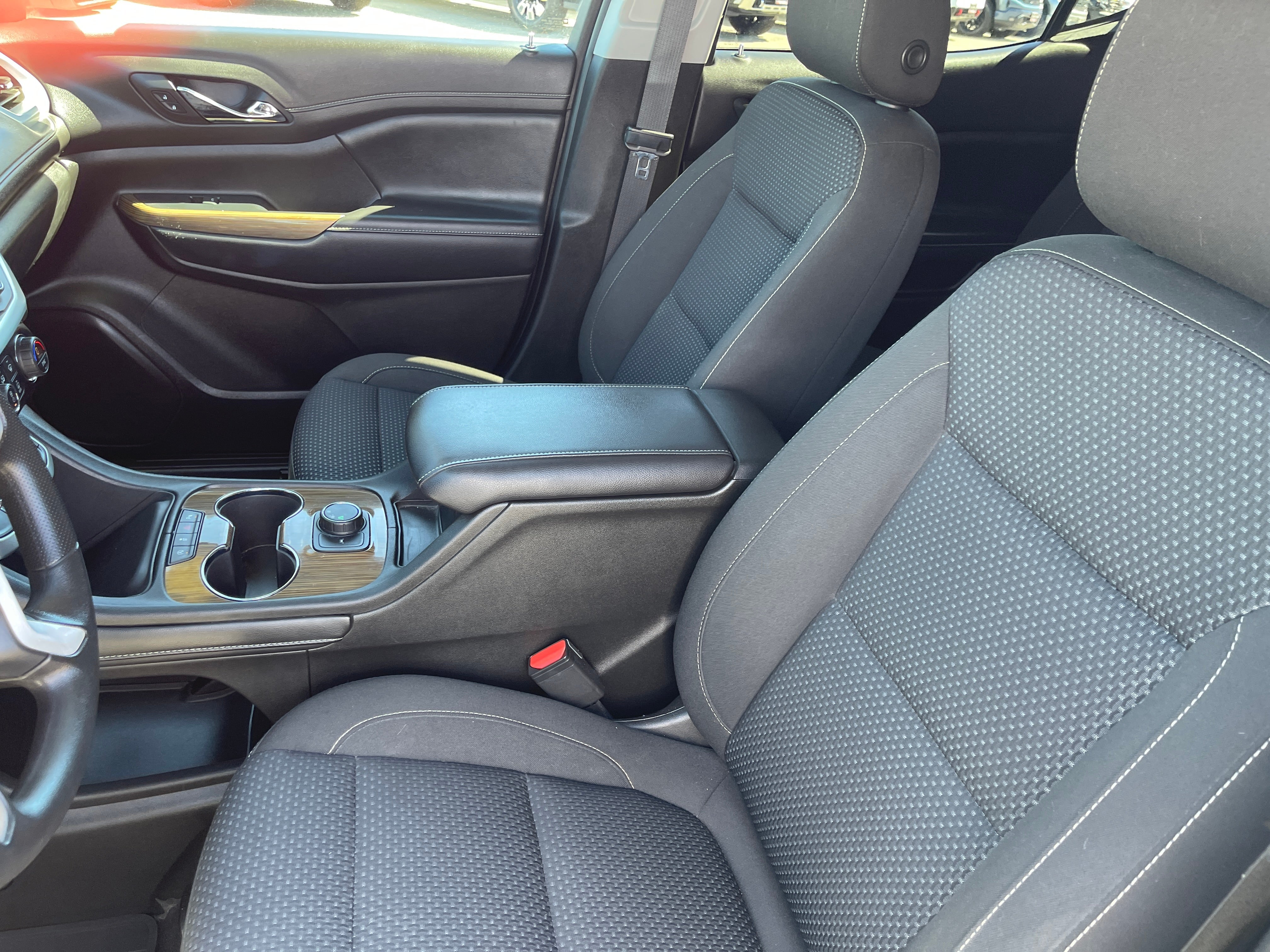 2022 GMC Acadia SLE