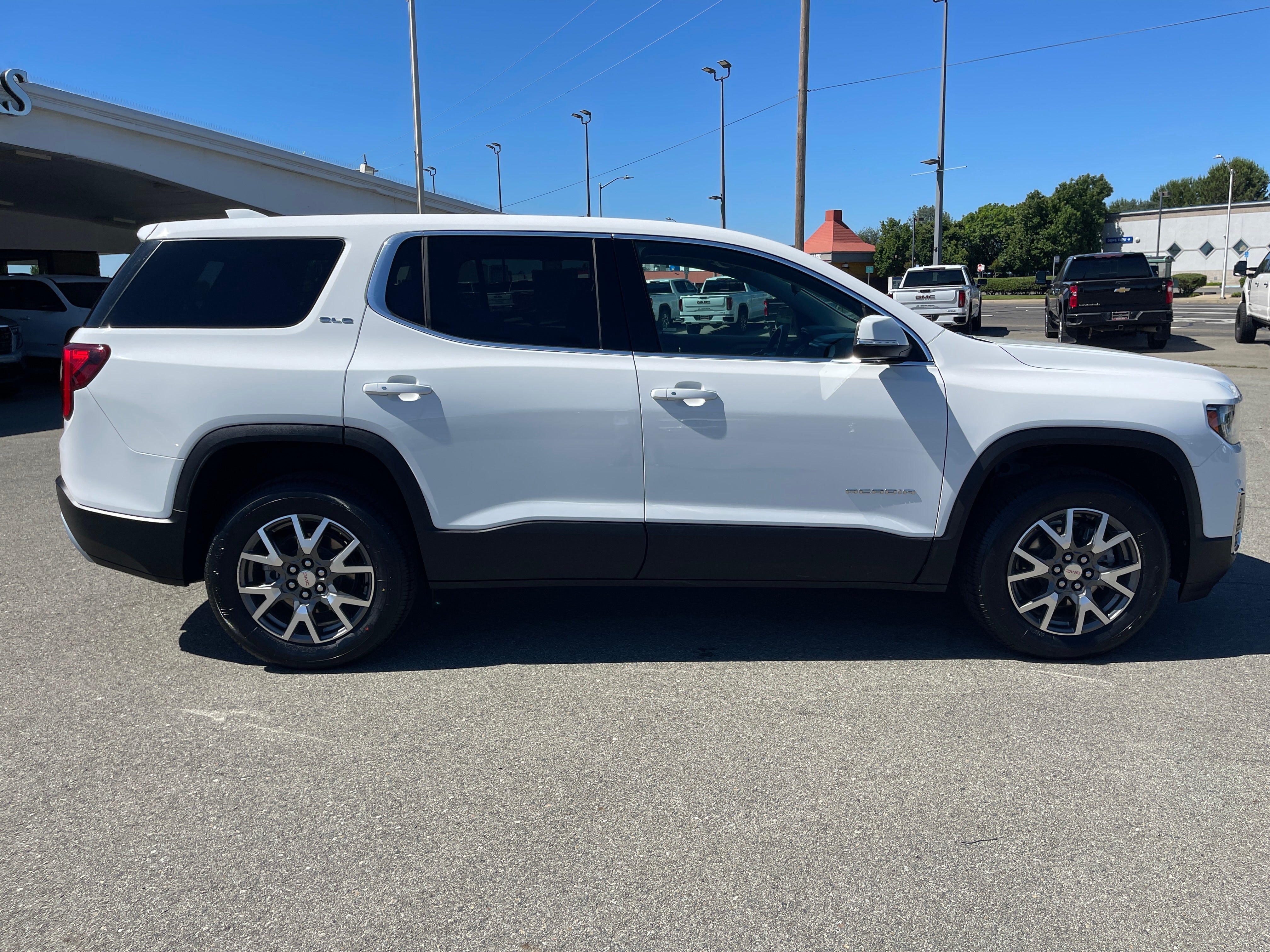 2022 GMC Acadia SLE