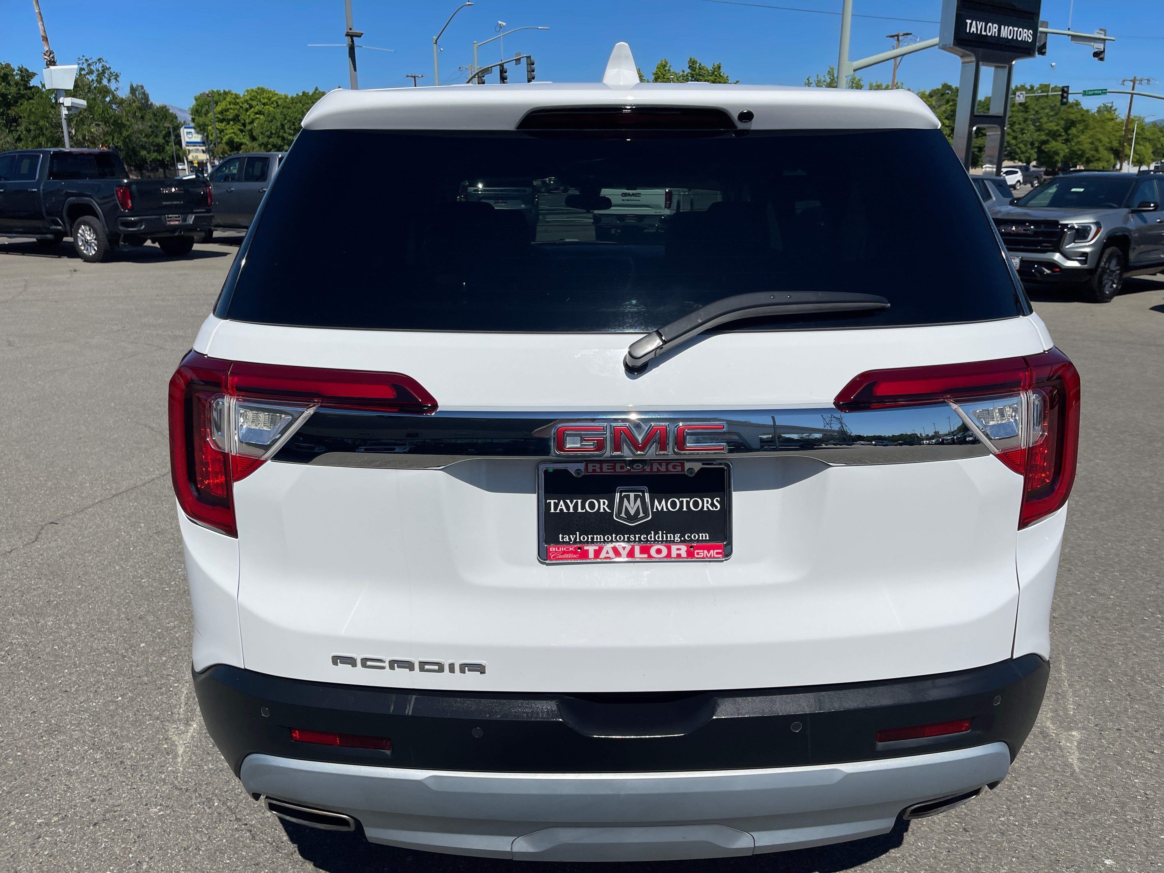 2022 GMC Acadia SLE