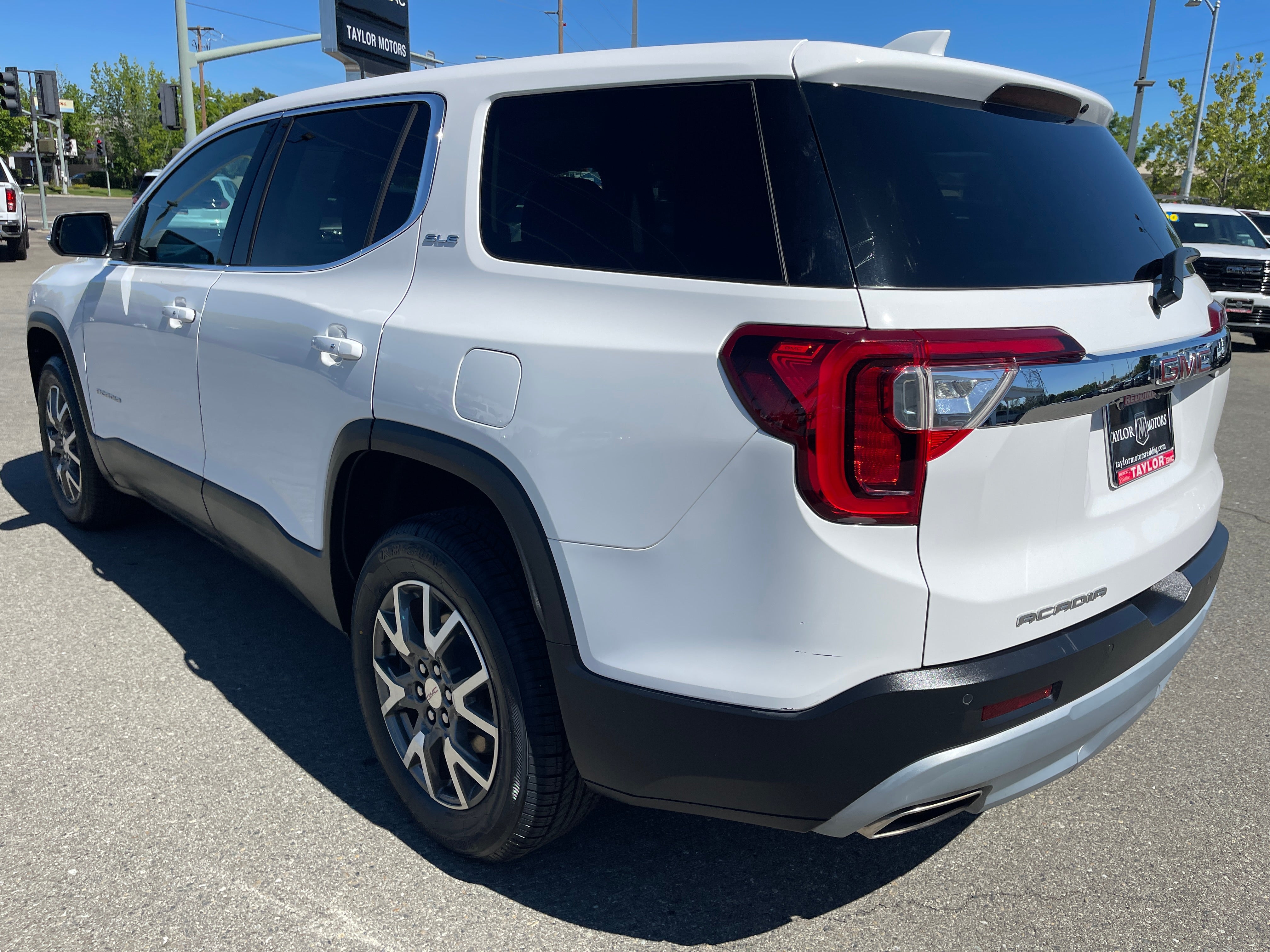 2022 GMC Acadia SLE