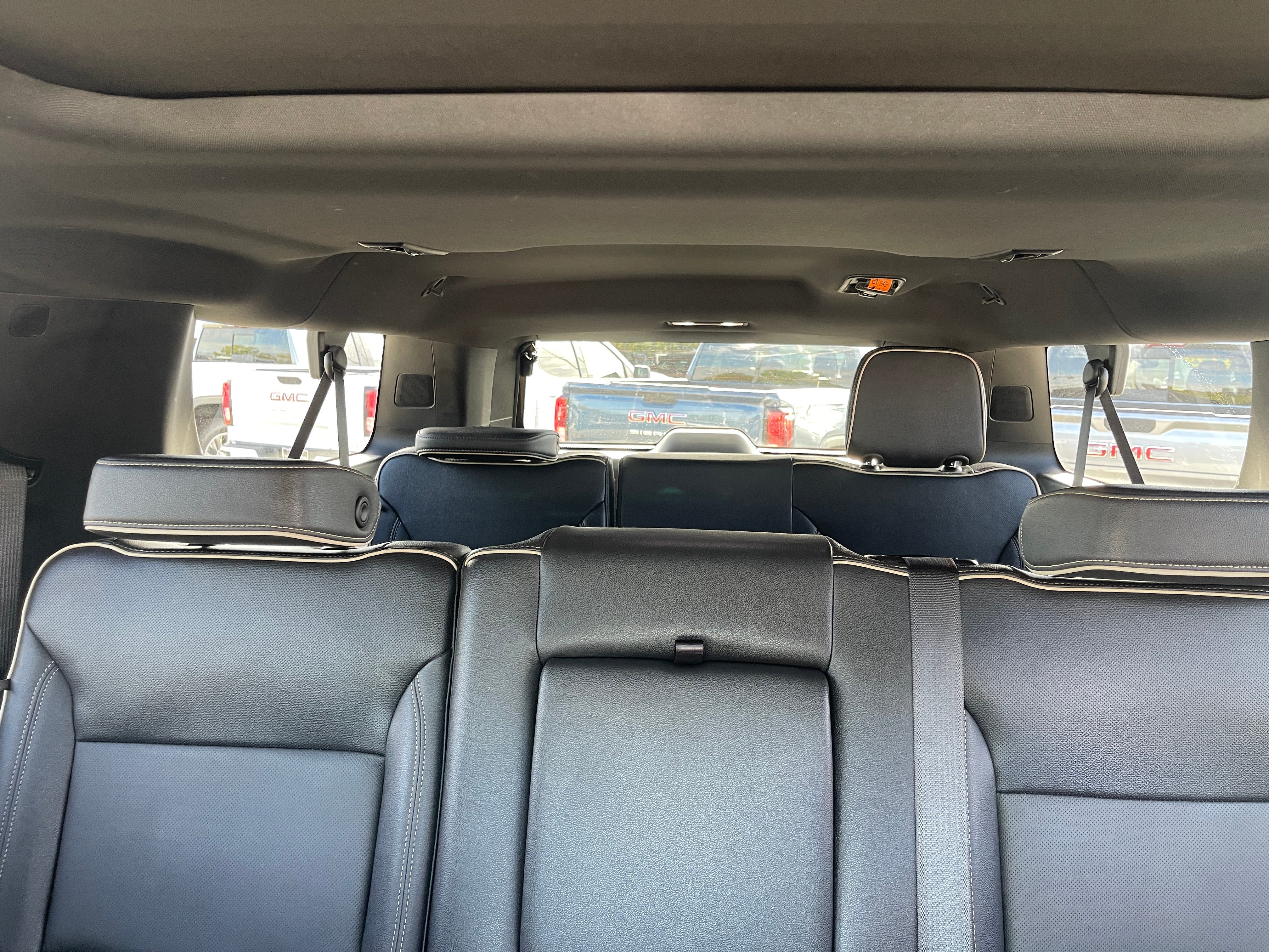 2023 GMC Yukon XL SLT