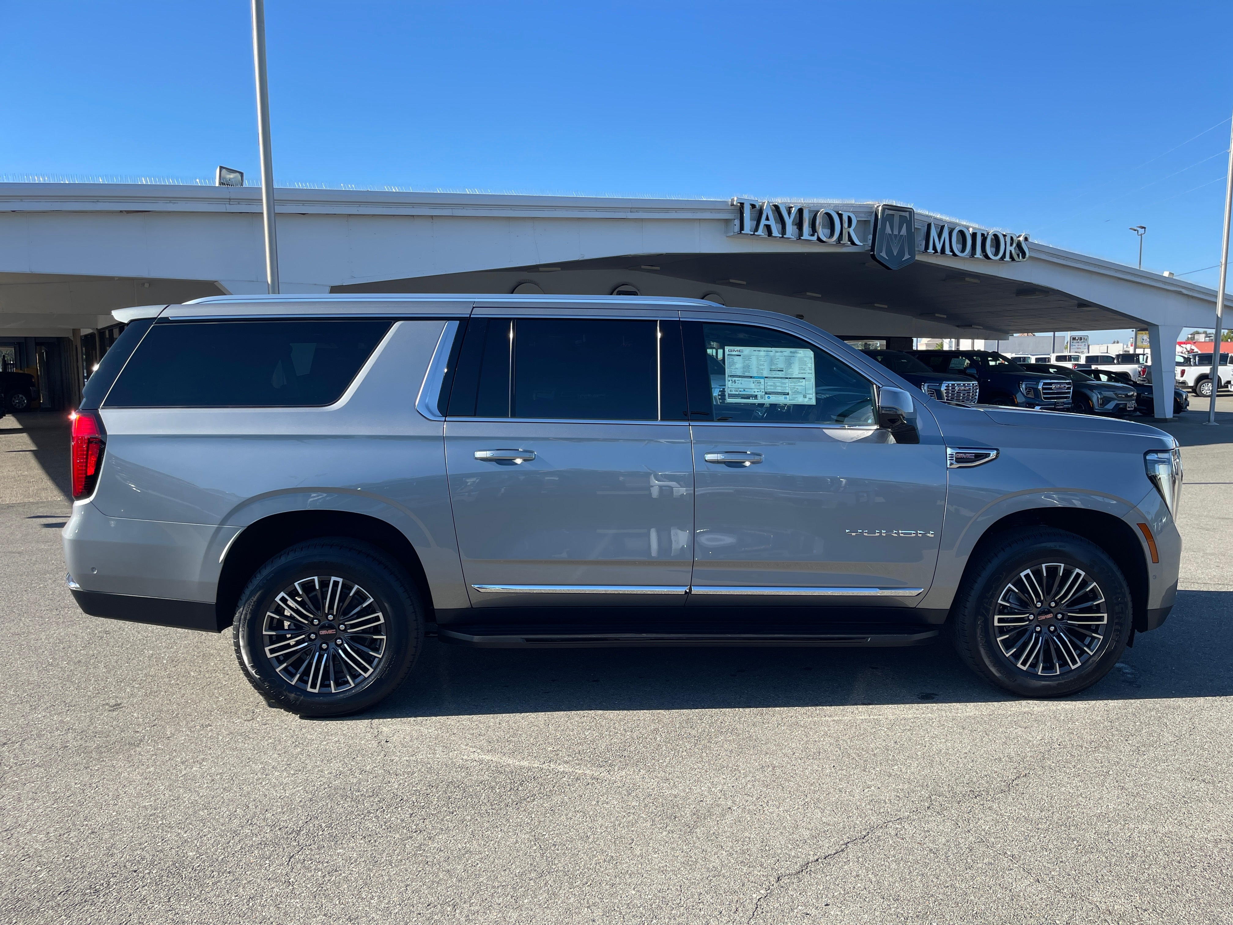 2026 GMC Yukon XL Elevation
