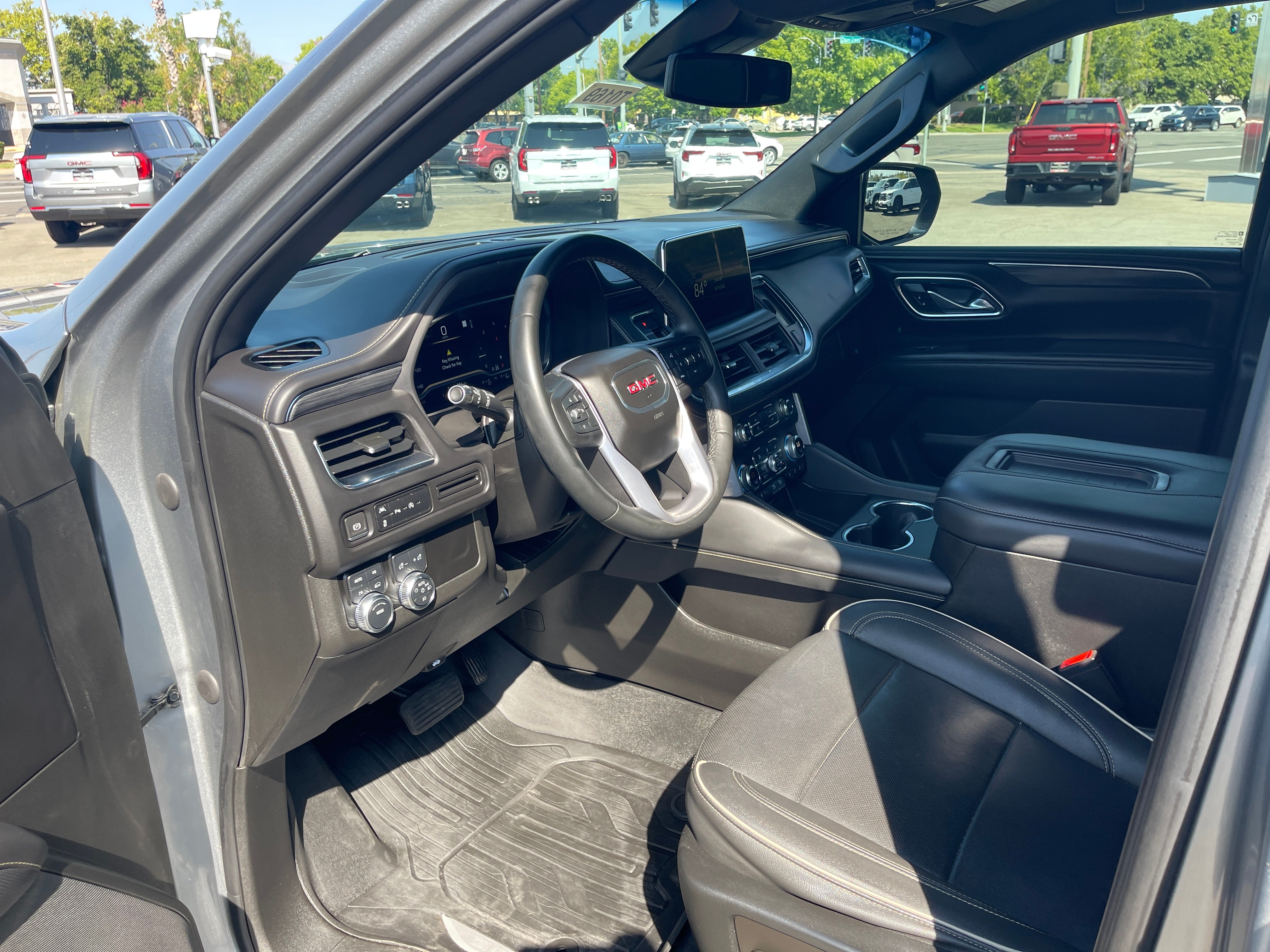 2023 GMC Yukon XL SLT