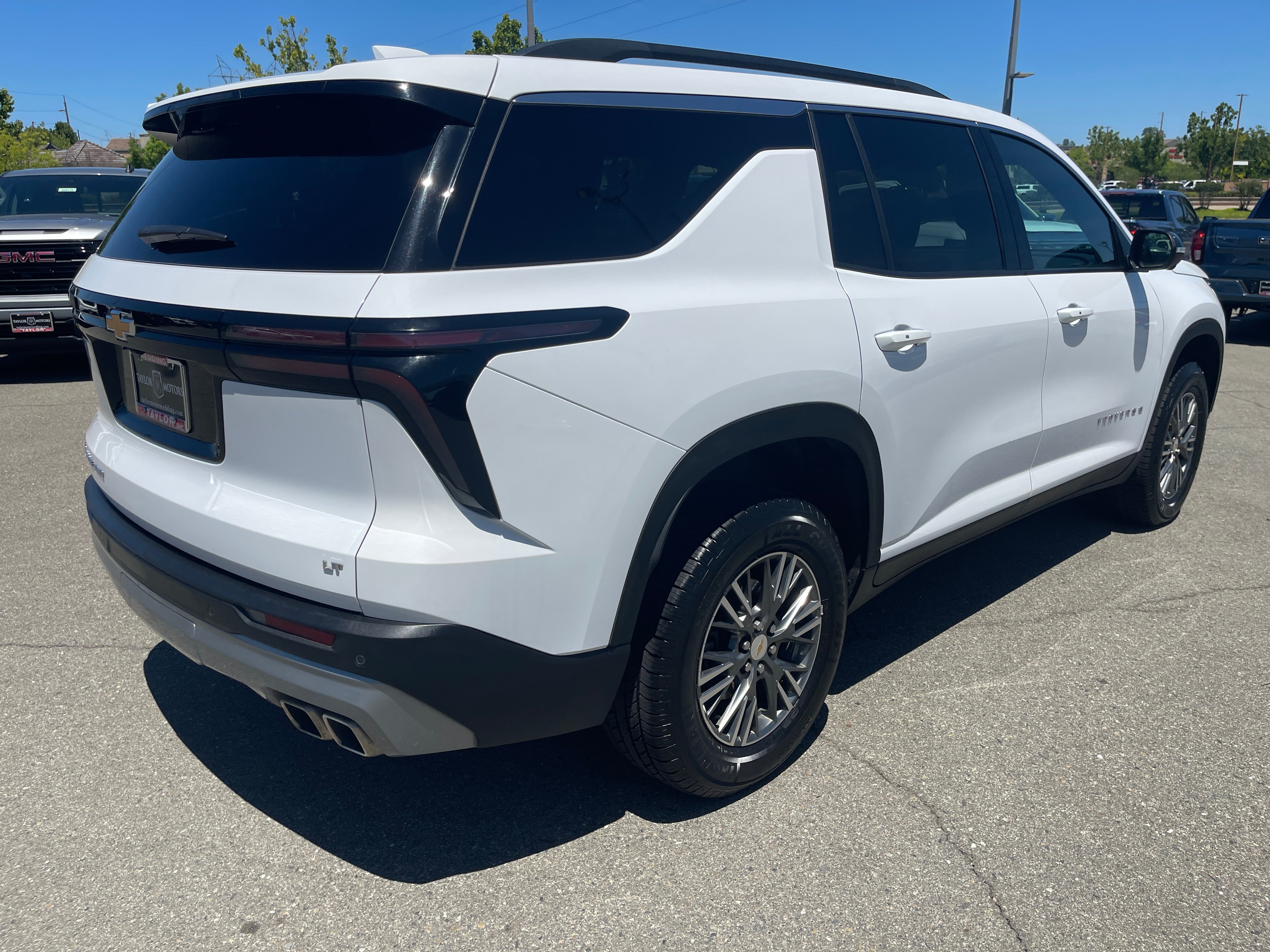 2024 Chevrolet Traverse LT
