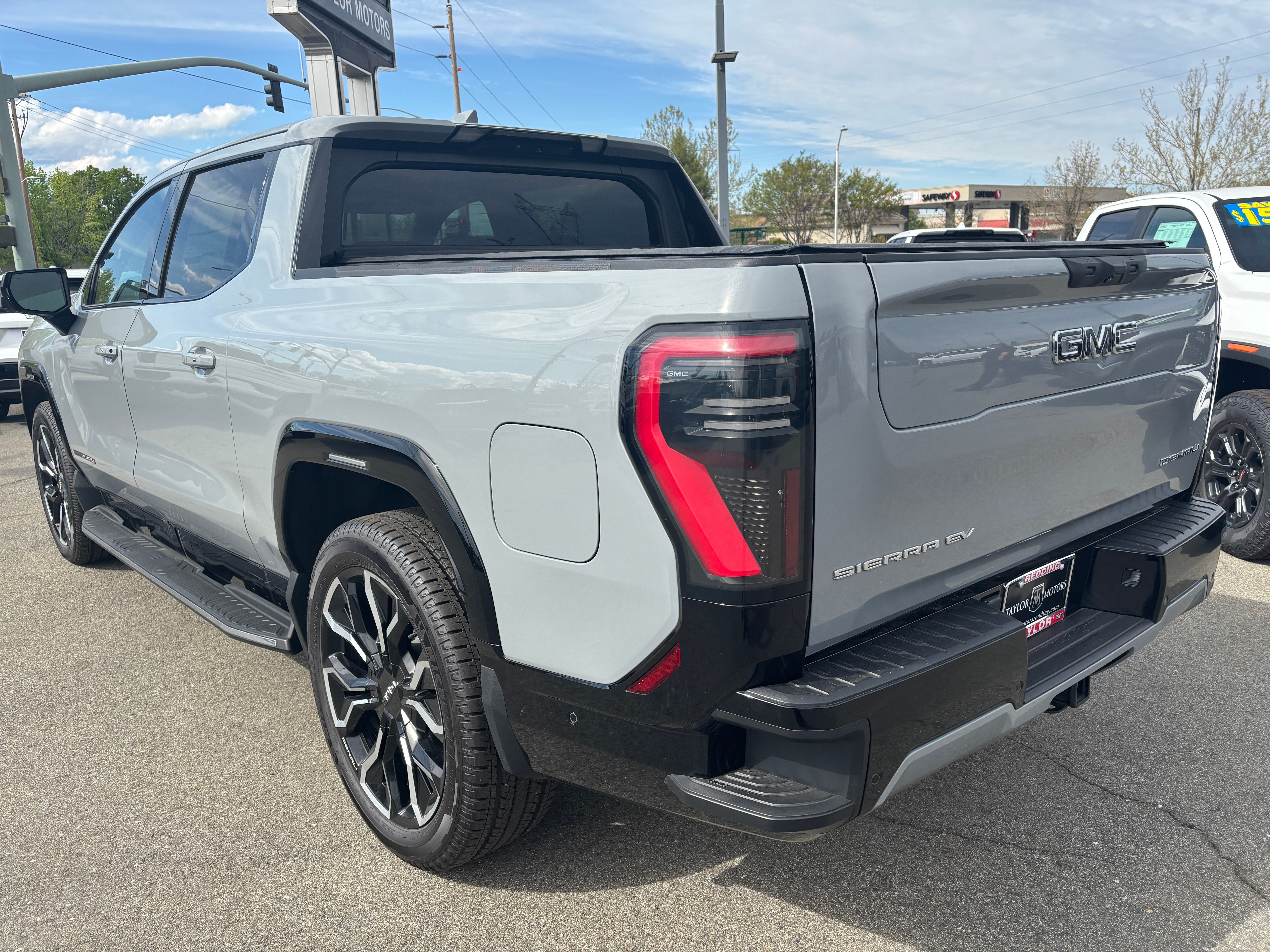 2024 GMC Sierra EV Denali Edition 1