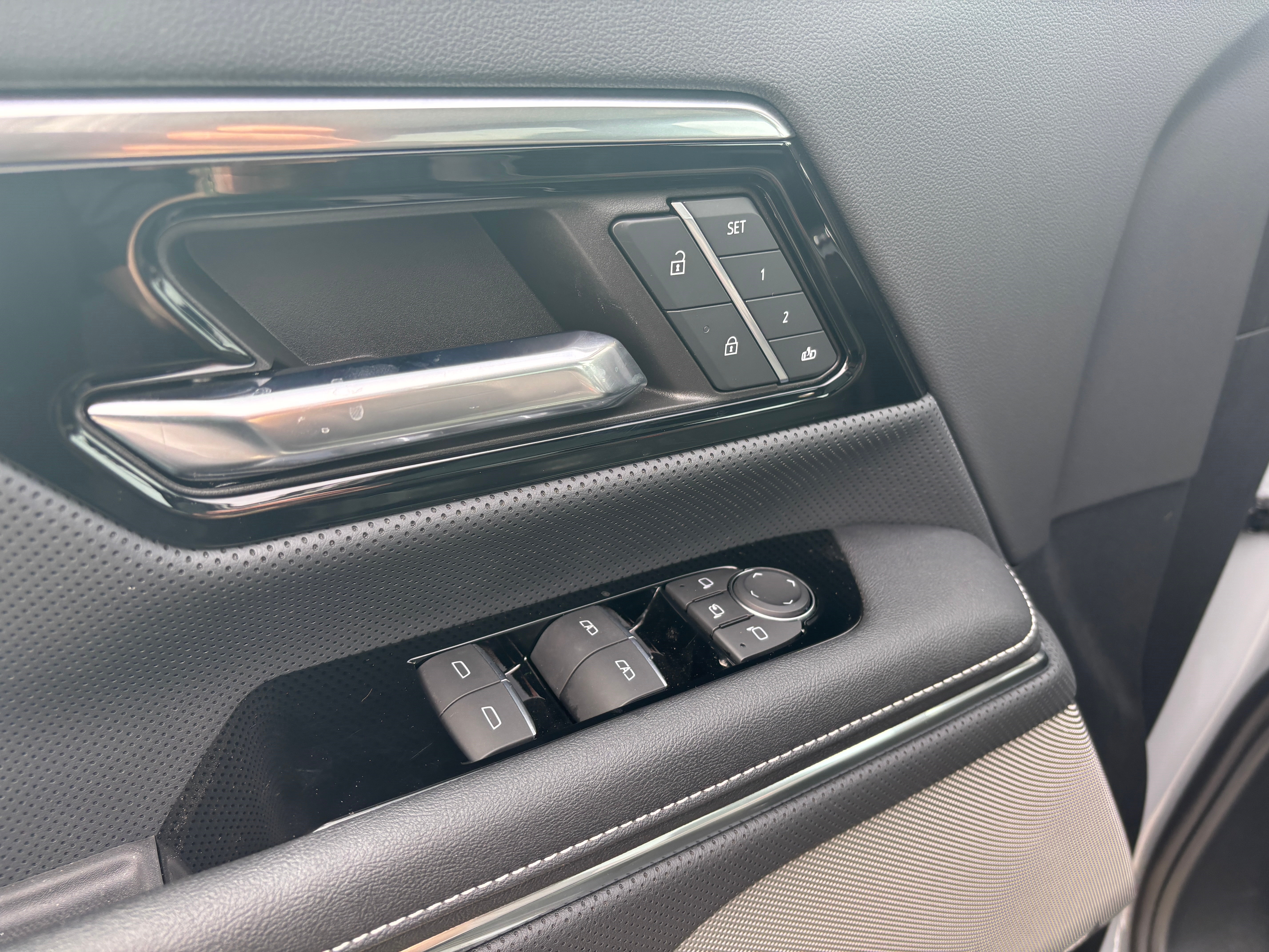 2024 GMC Sierra EV Denali Edition 1