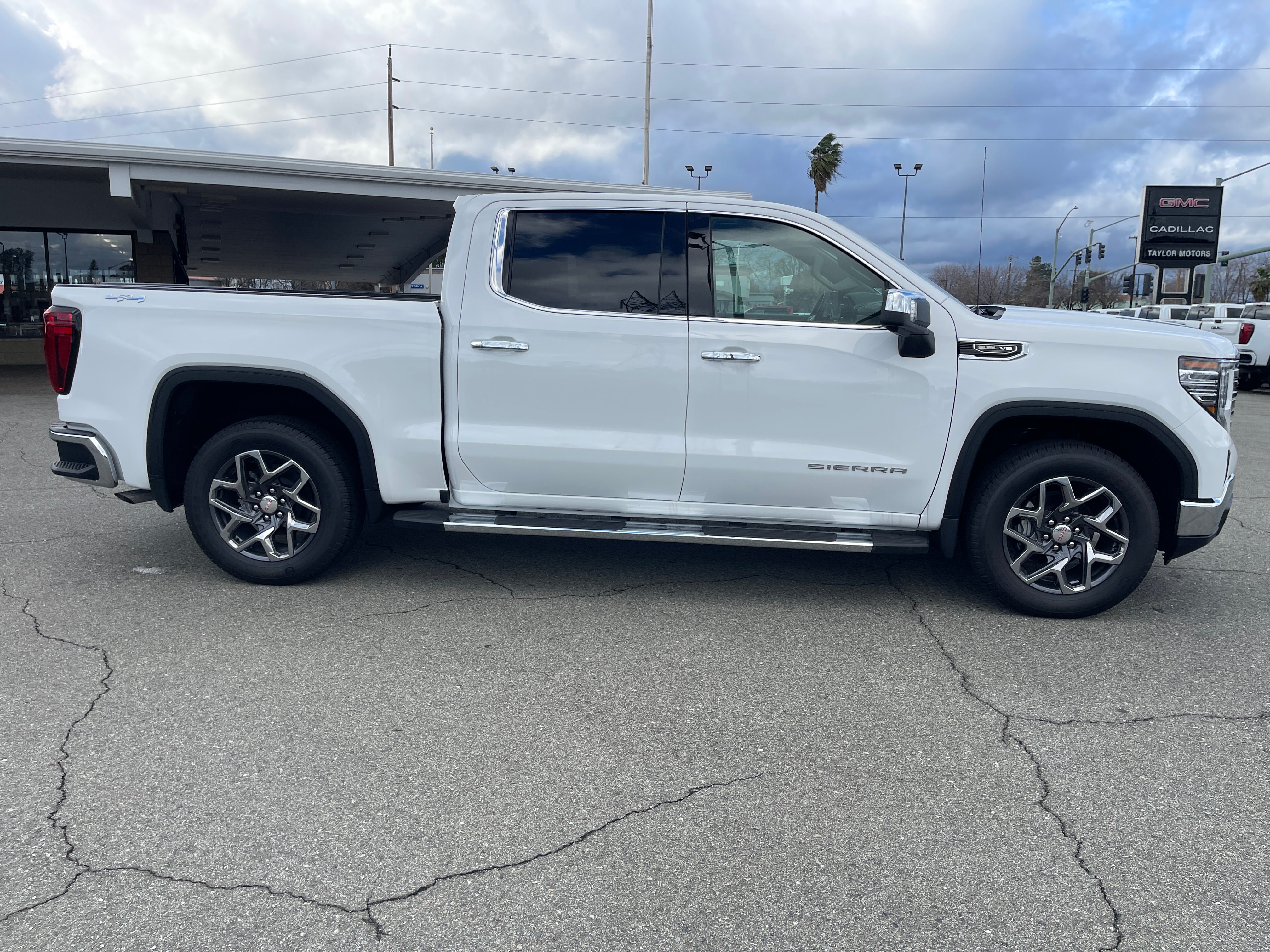 2026 GMC Sierra 1500 SLT