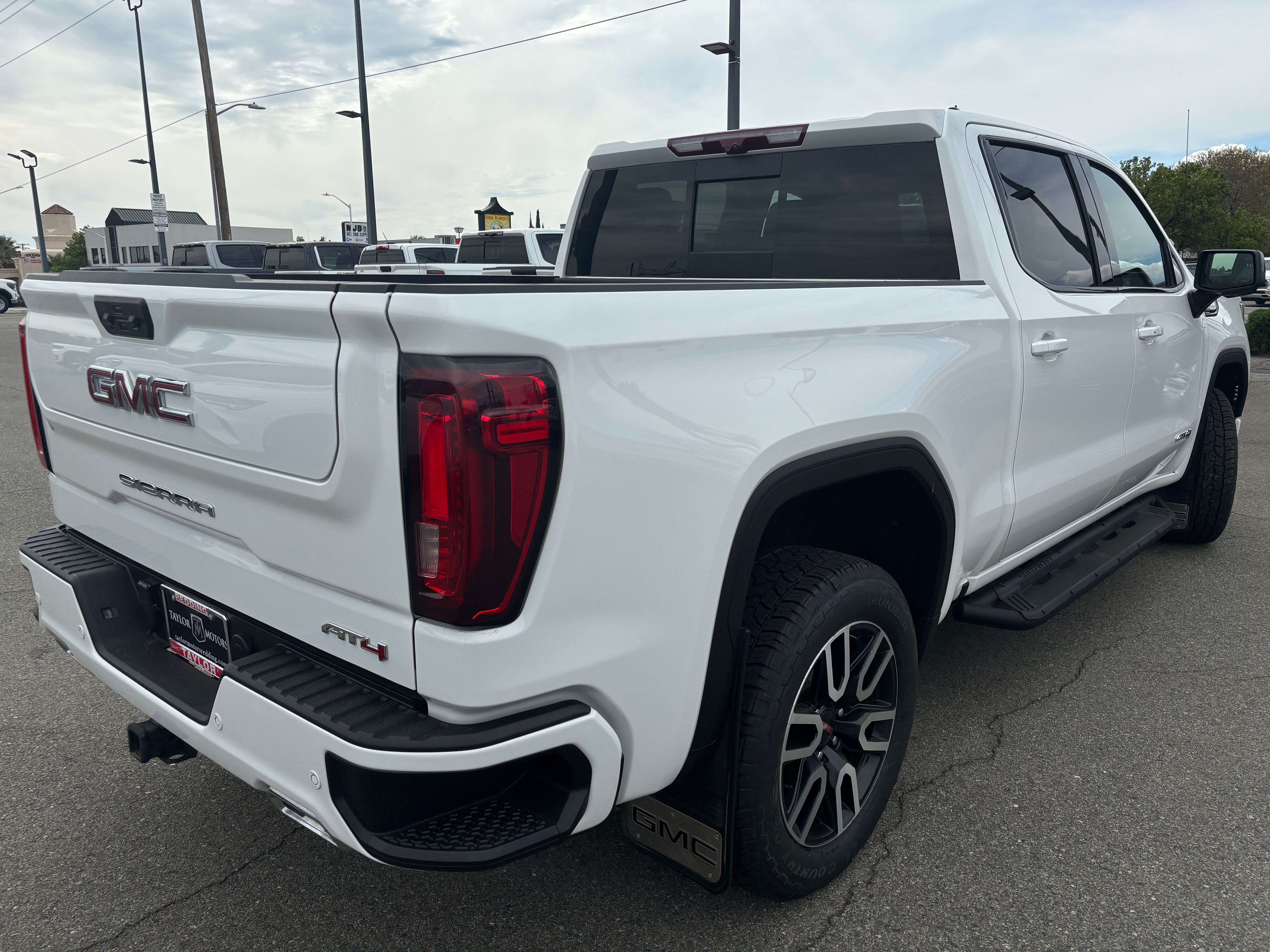 2023 GMC Sierra 1500 AT4