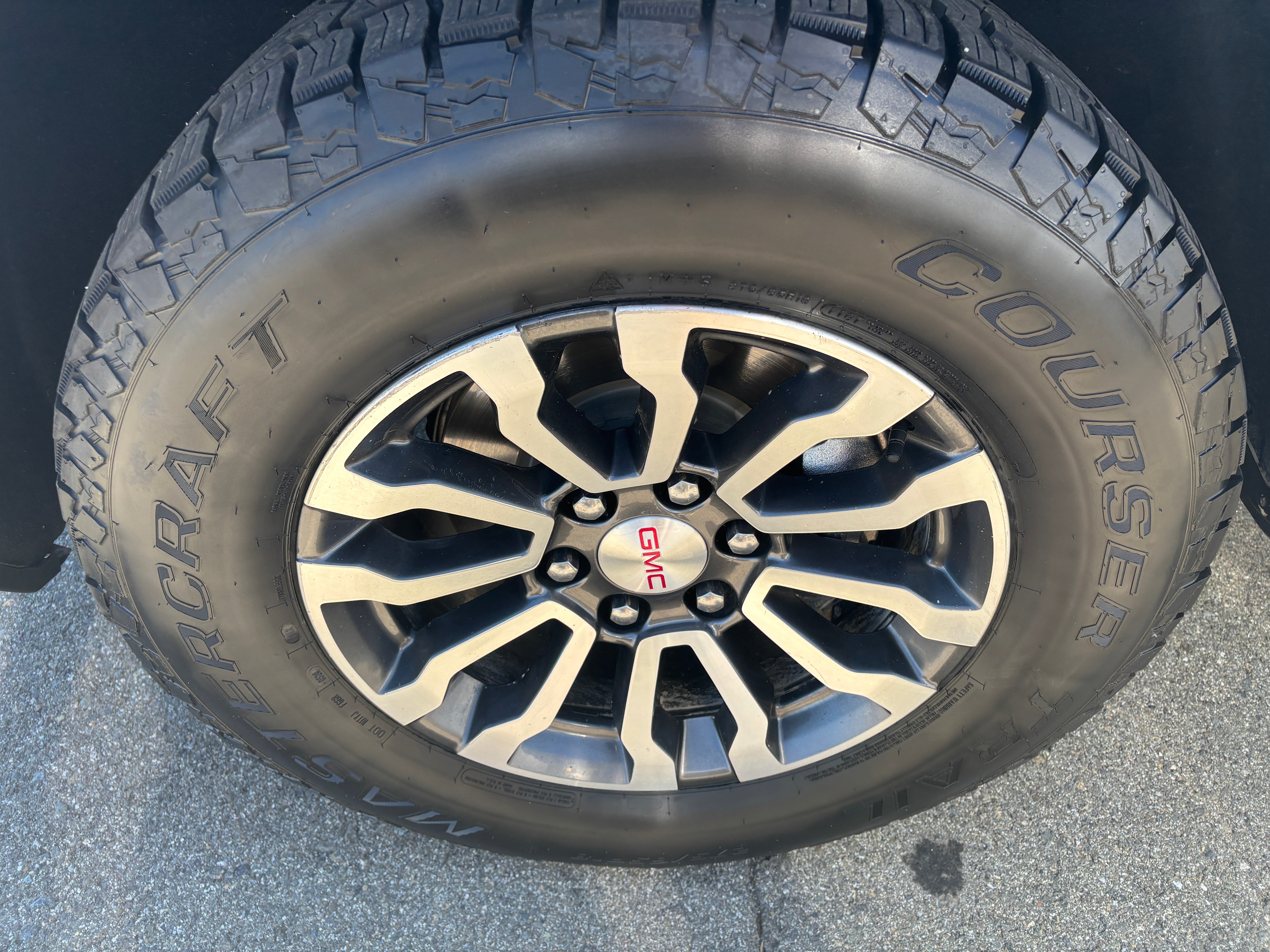 2023 GMC Sierra 1500 AT4