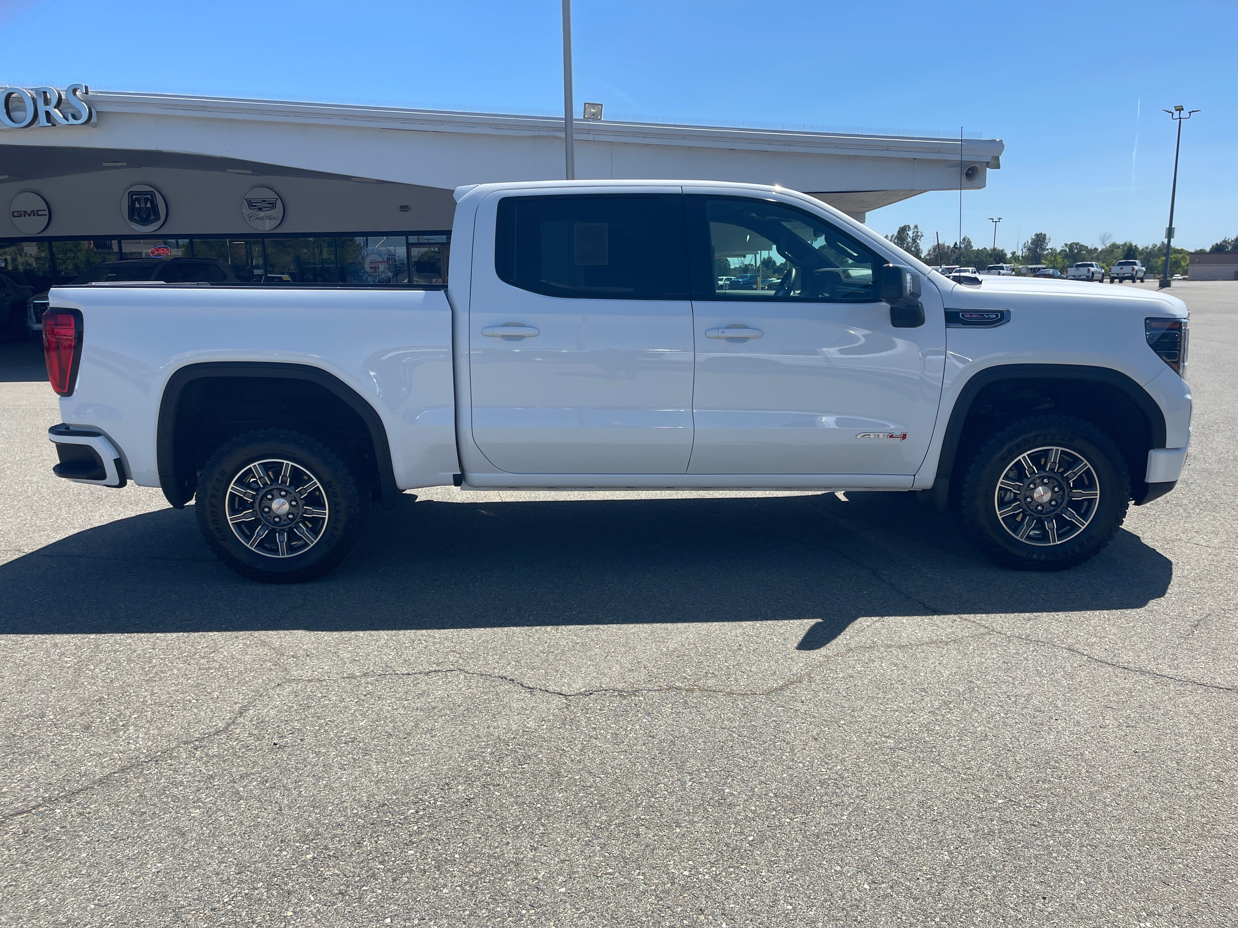 2025 GMC Sierra 1500 AT4