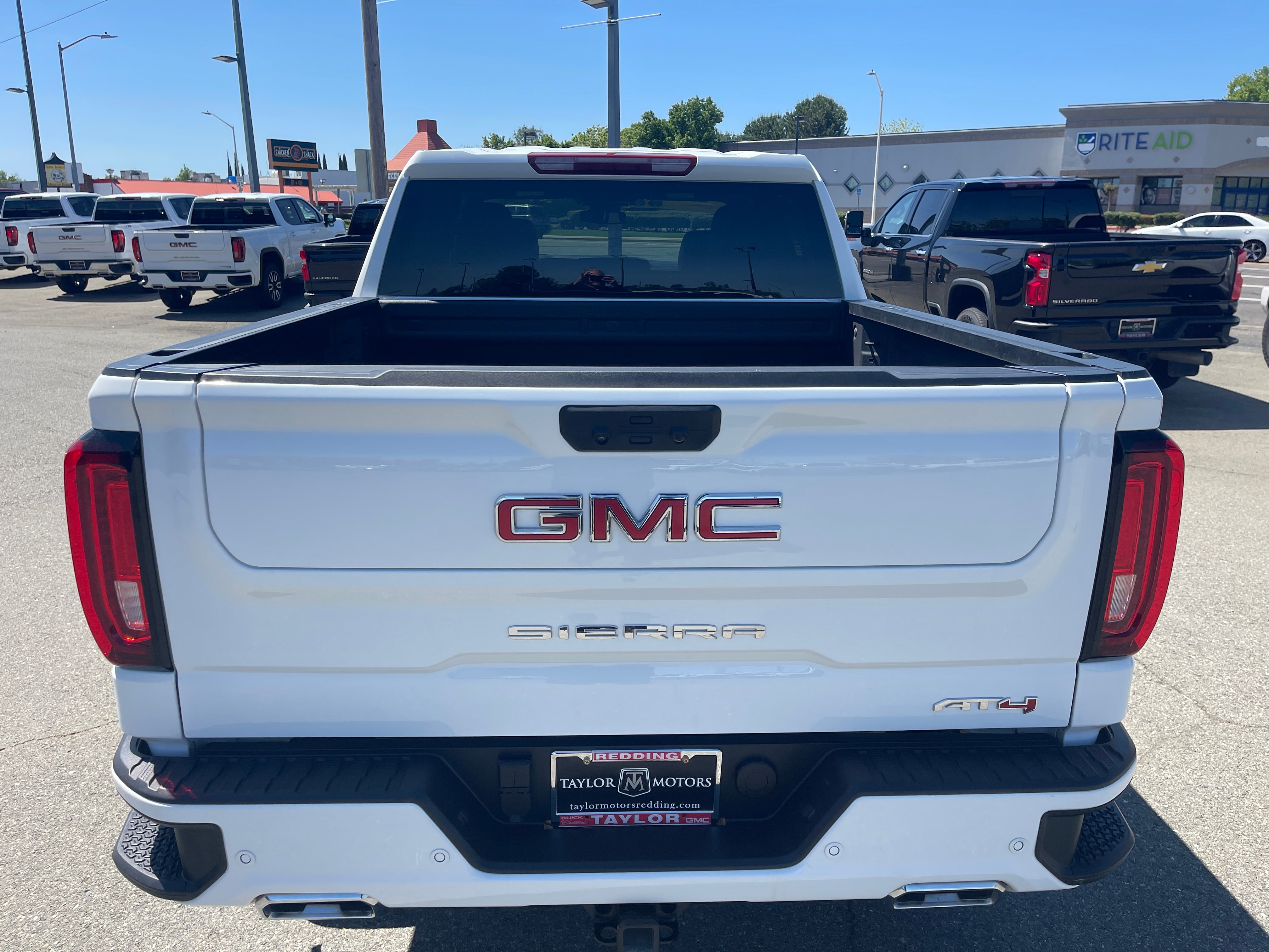 2025 GMC Sierra 1500 AT4