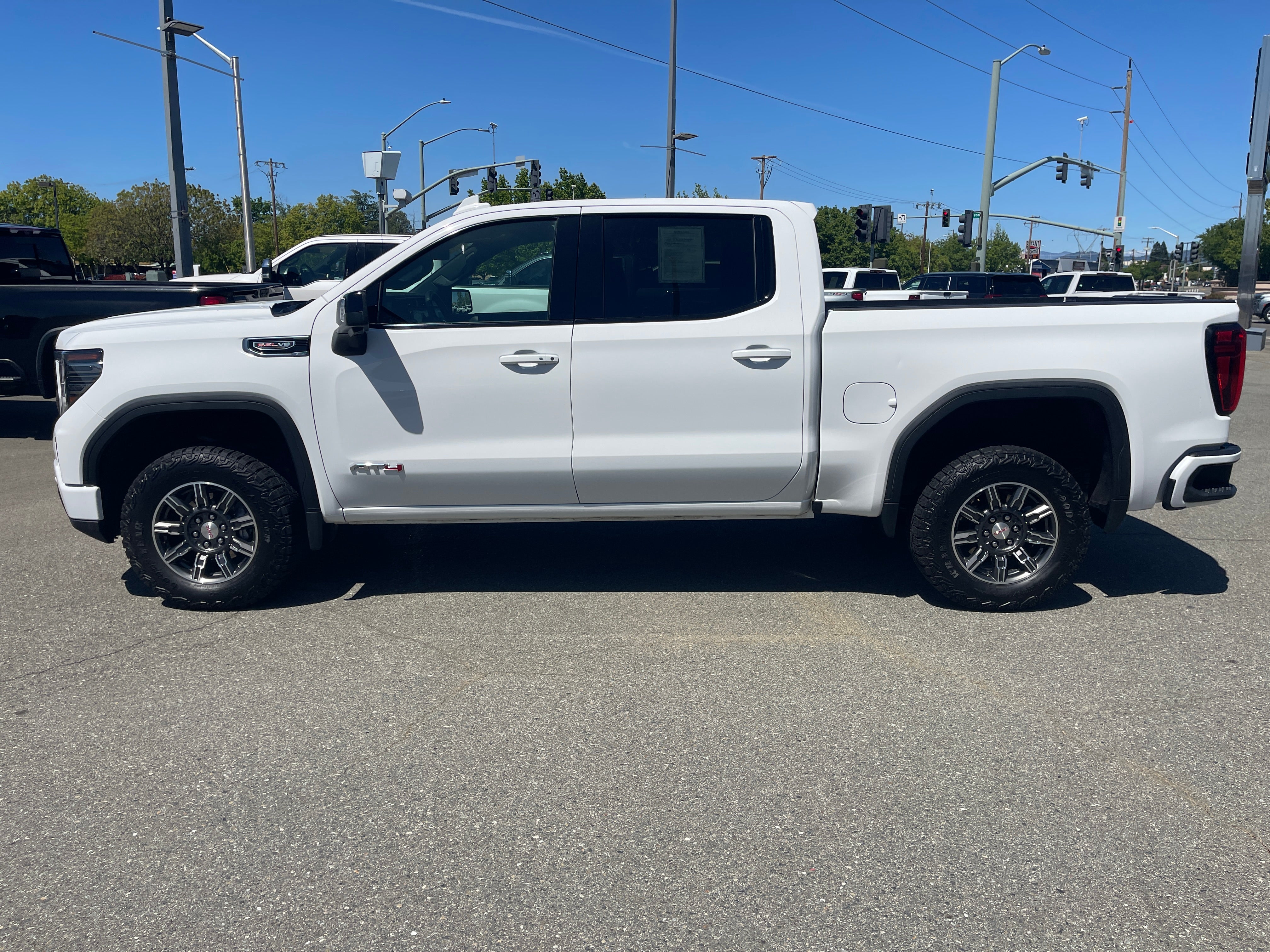 2025 GMC Sierra 1500 AT4