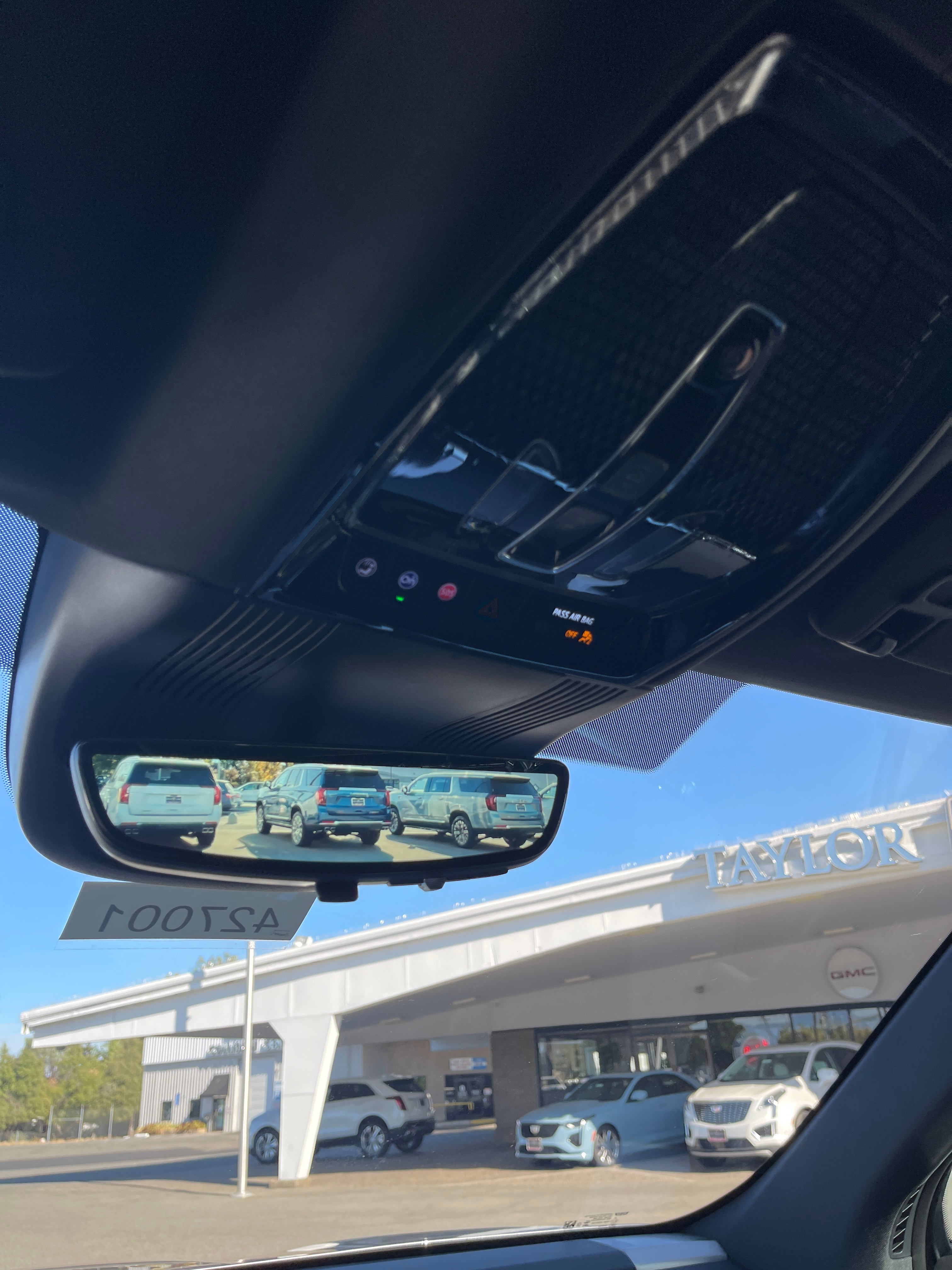 2027 Cadillac VISTIQ Sport