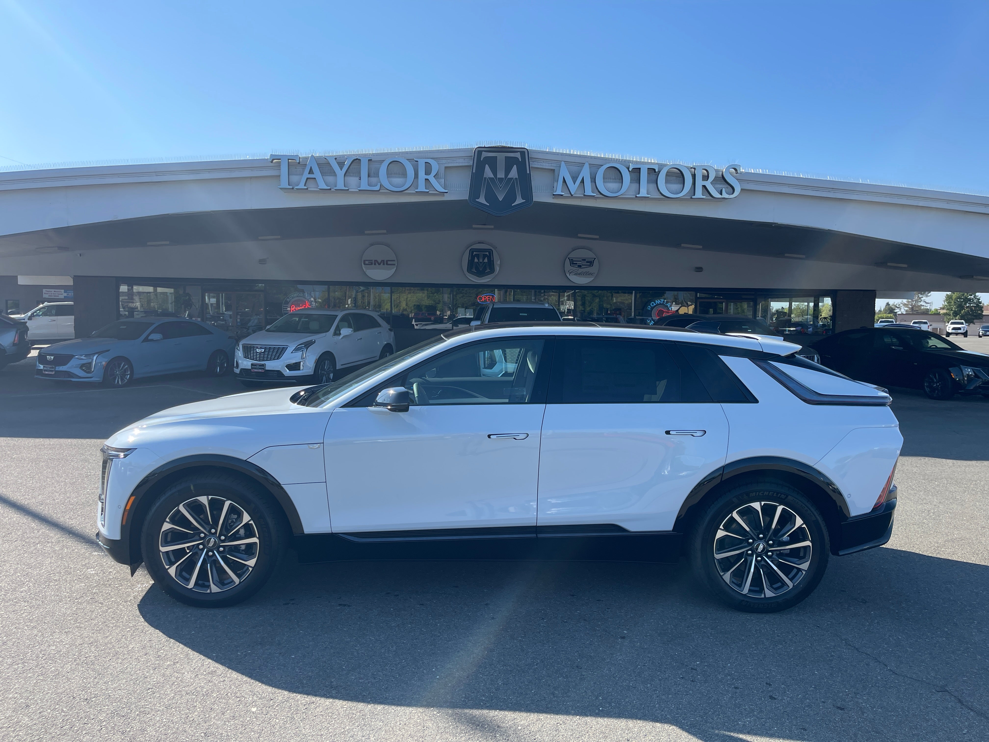 2026 Cadillac LYRIQ Premium Sport