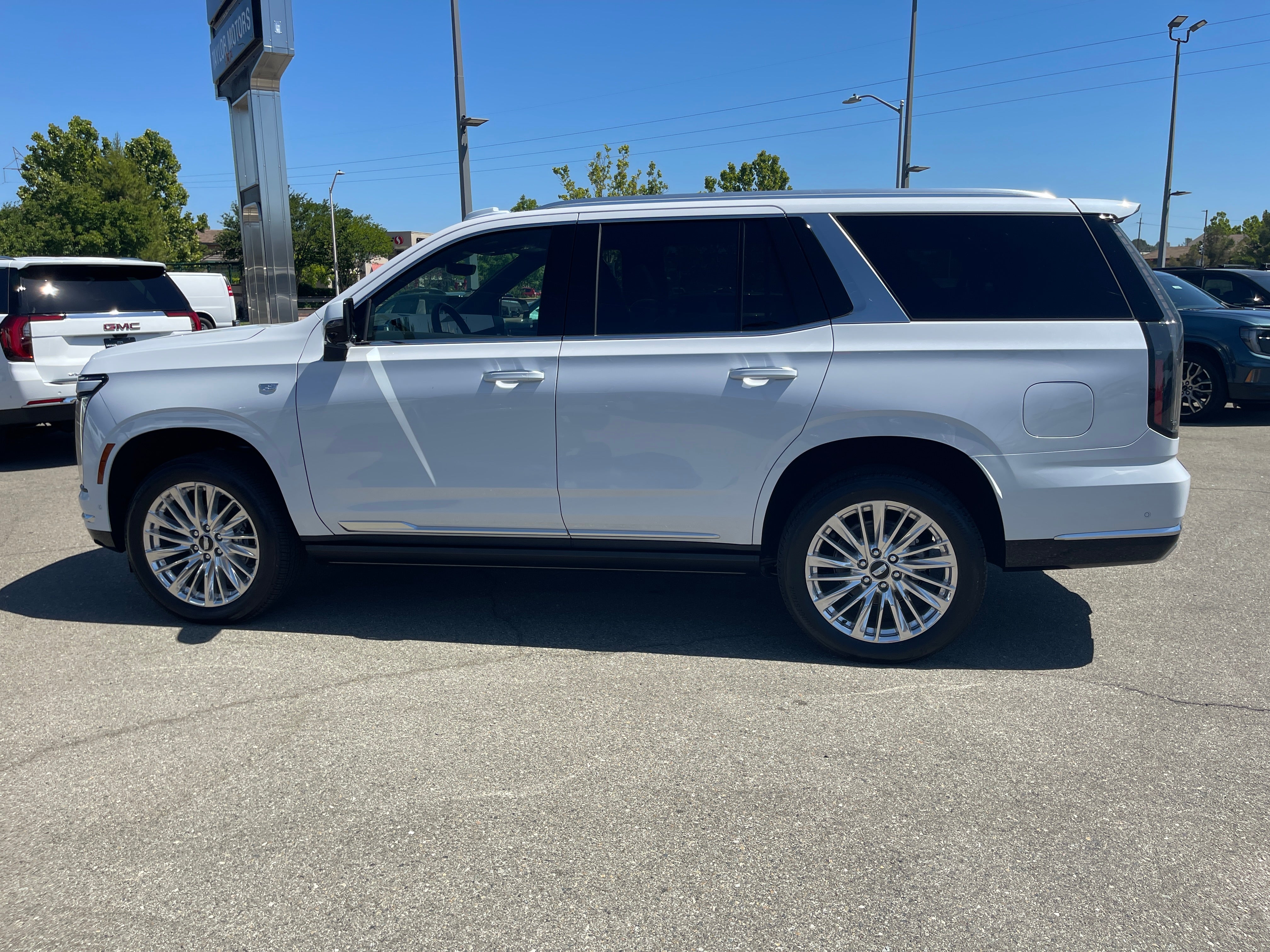 2026 Cadillac Escalade Luxury