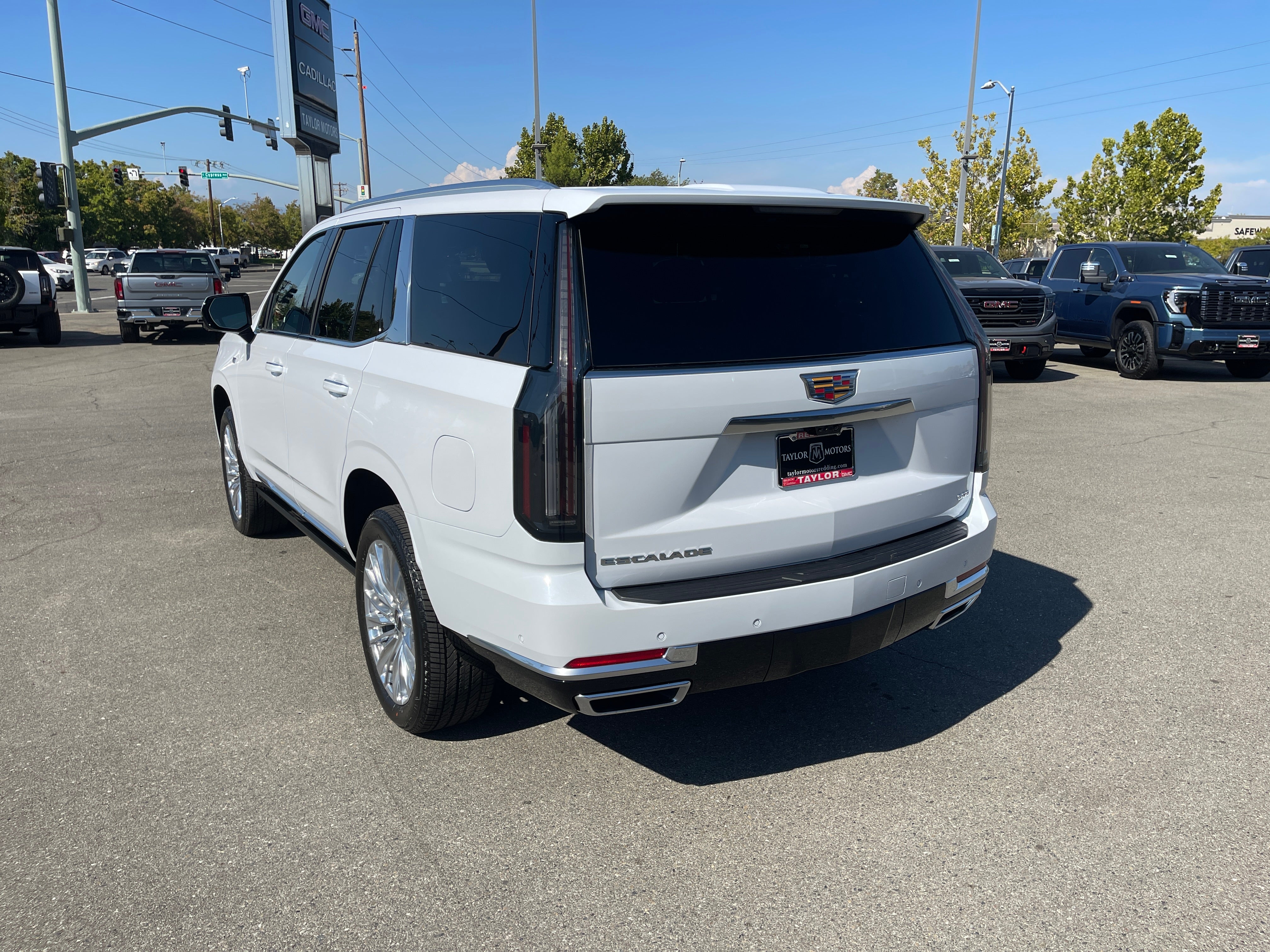 2026 Cadillac Escalade Luxury
