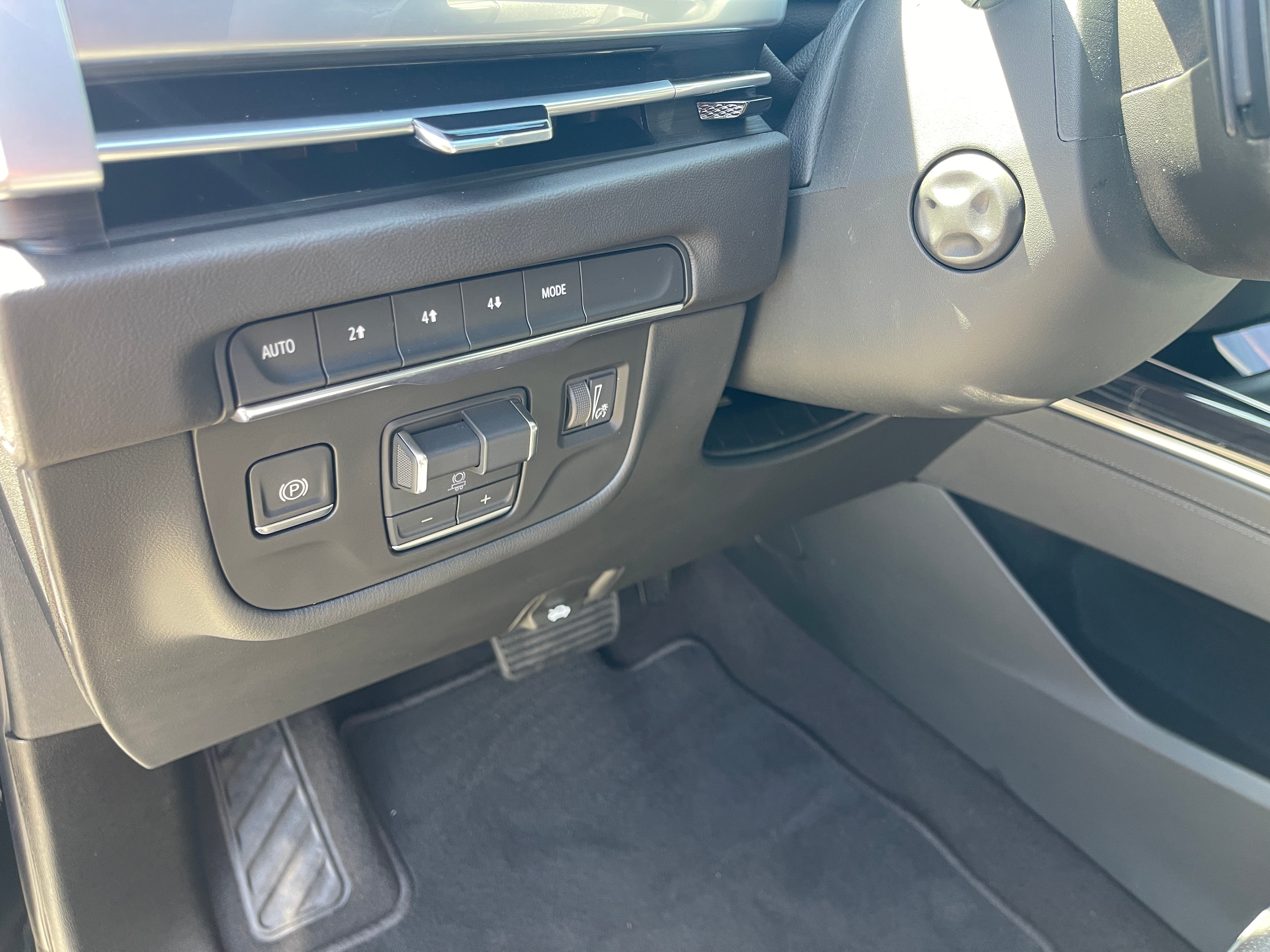 2025 Cadillac Escalade Sport