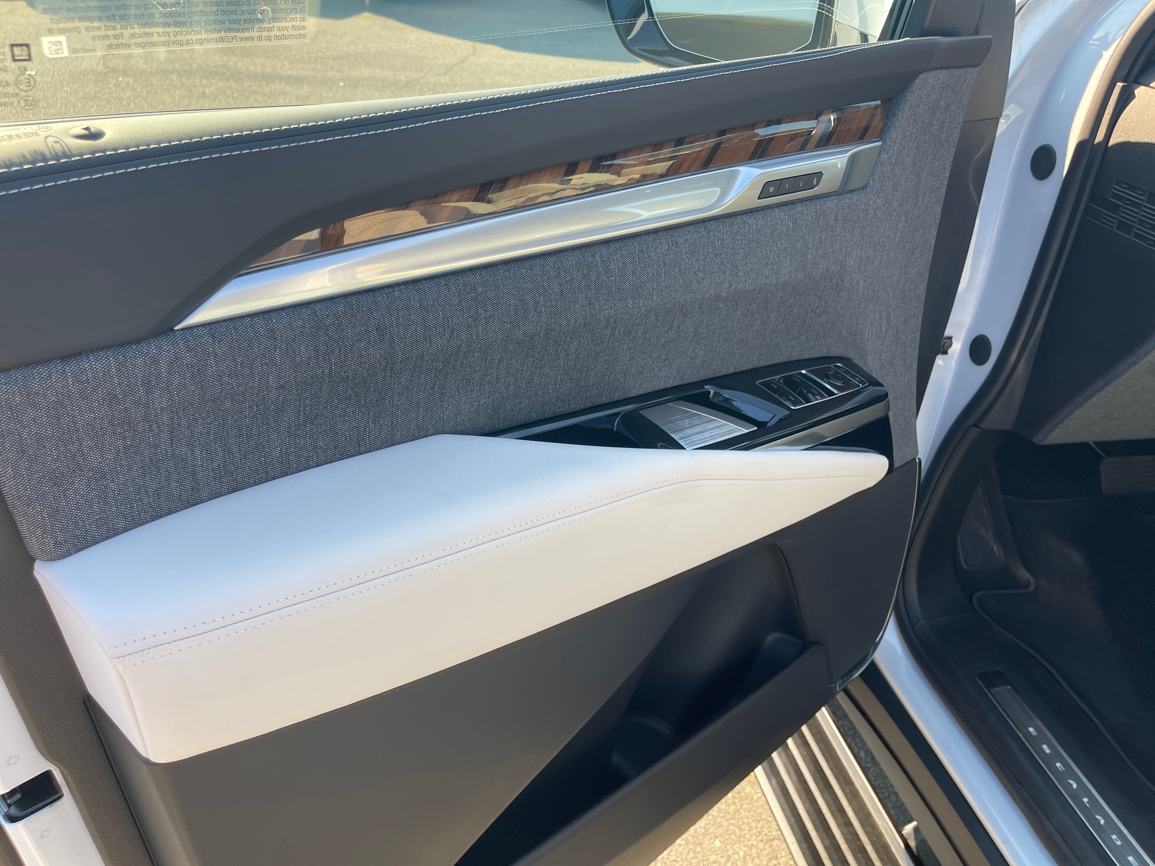 2027 Cadillac Escalade Platinum Sport