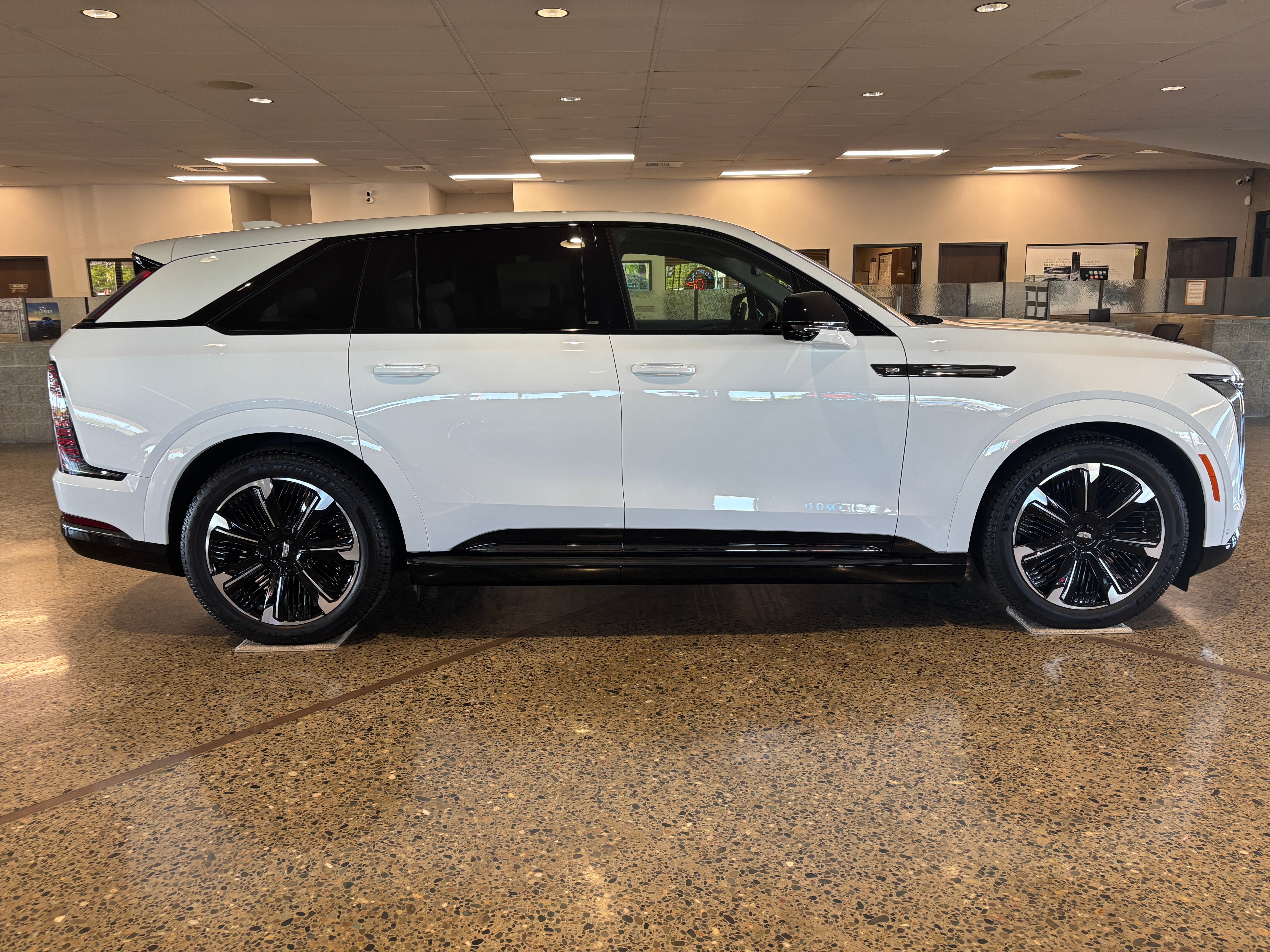 2025 Cadillac ESCALADE IQ Sport 1