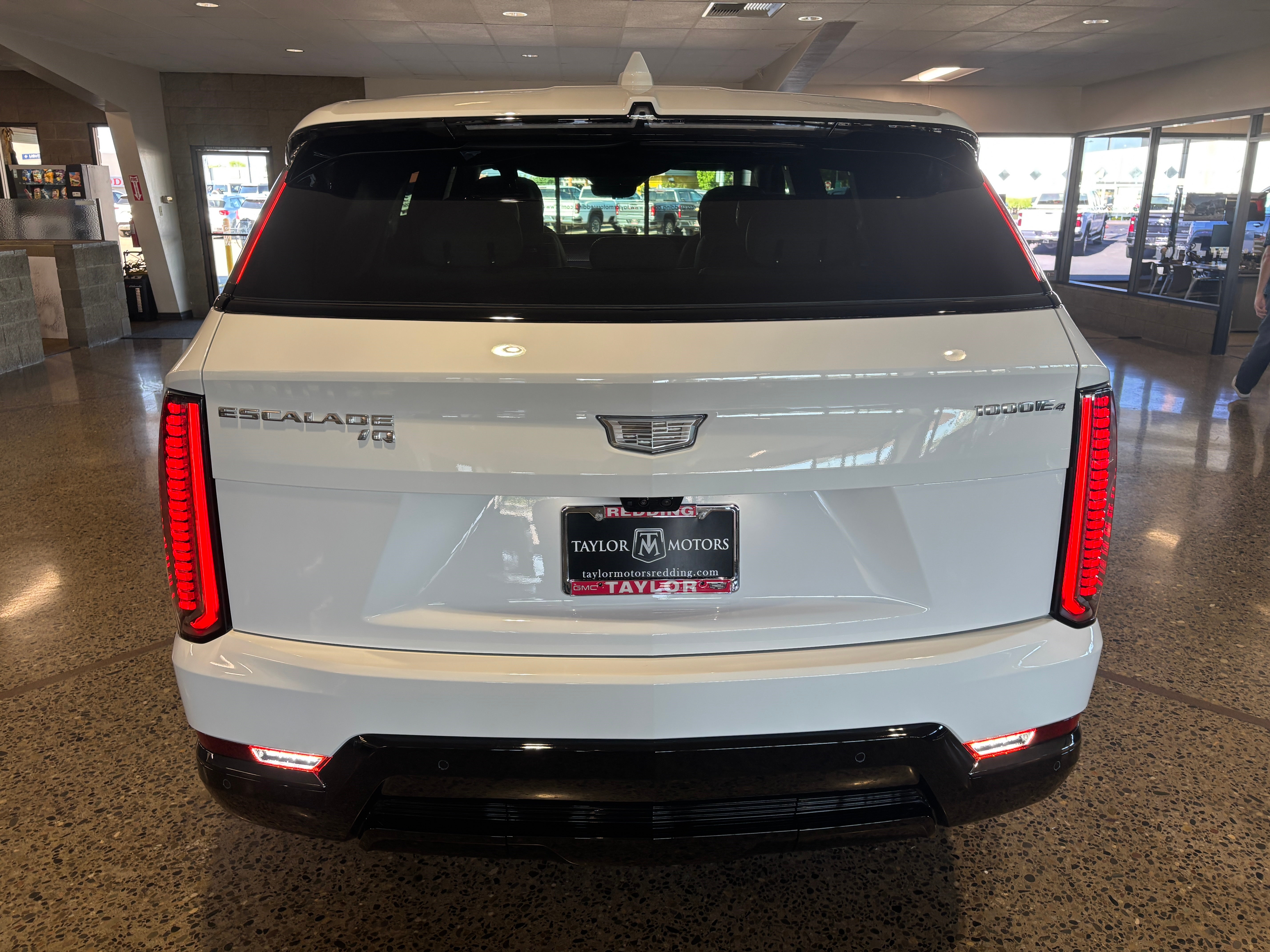 2025 Cadillac ESCALADE IQ Sport 1