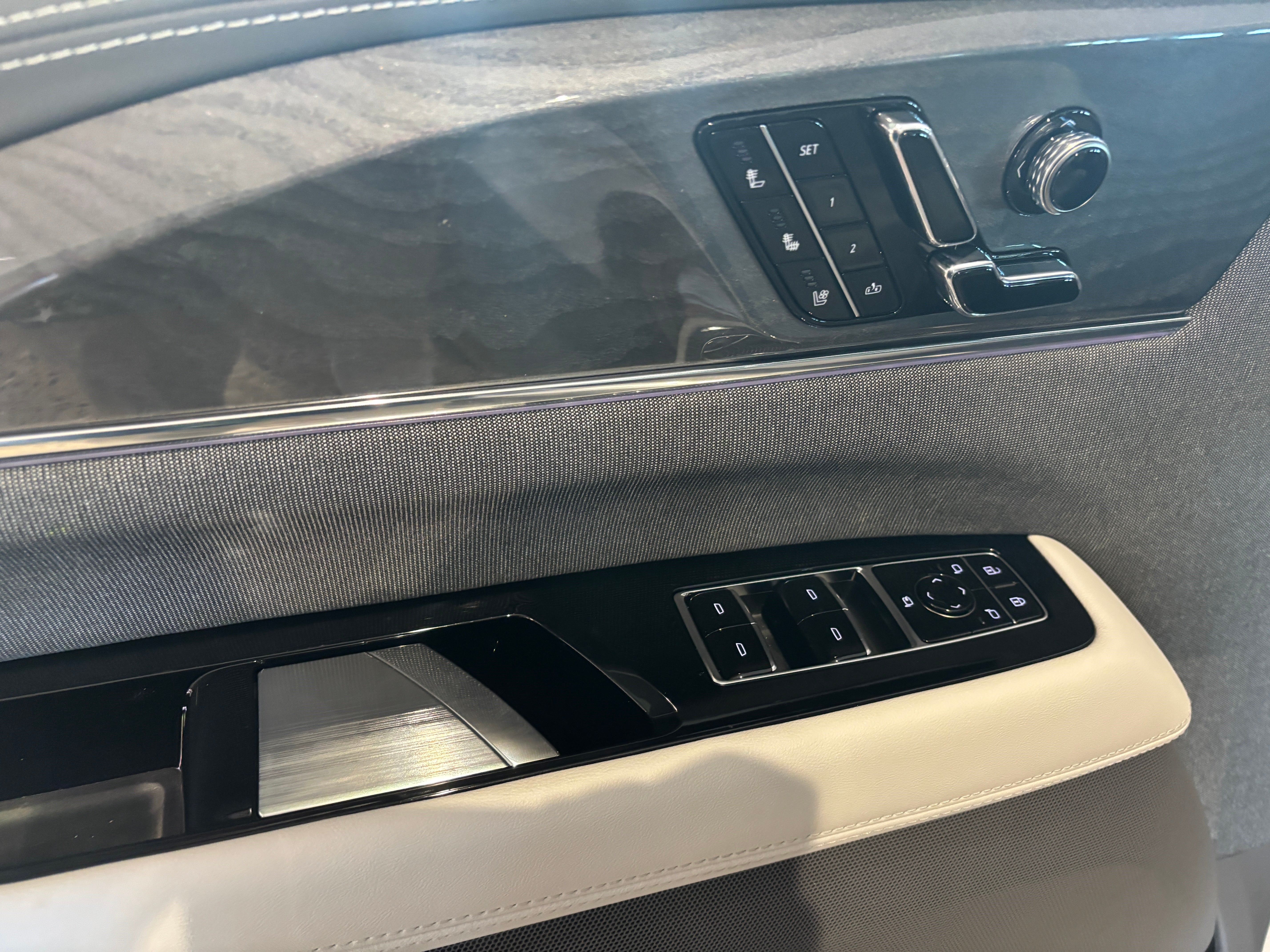 2025 Cadillac ESCALADE IQ Sport 1