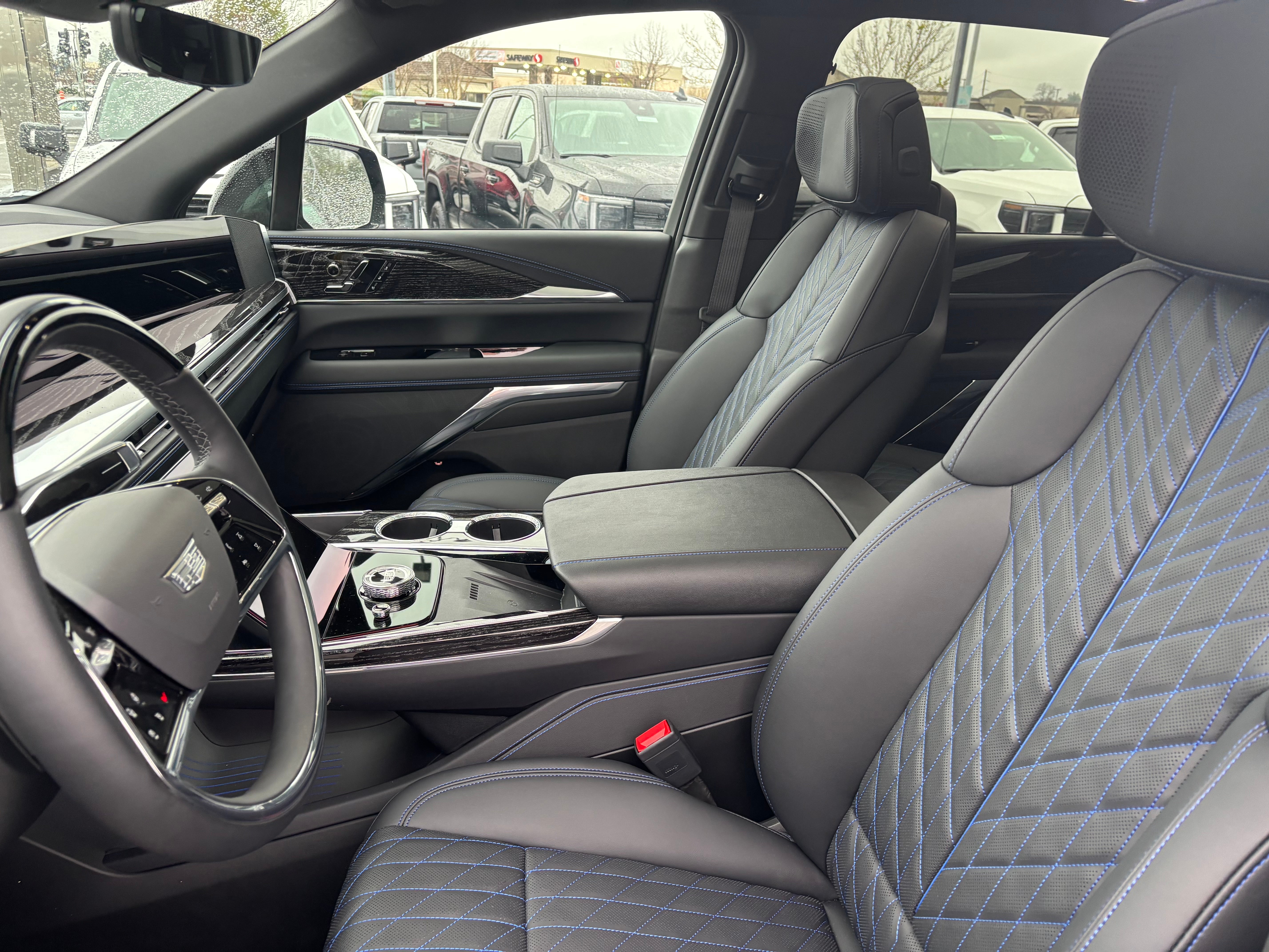 2025 Cadillac ESCALADE IQ Sport 1