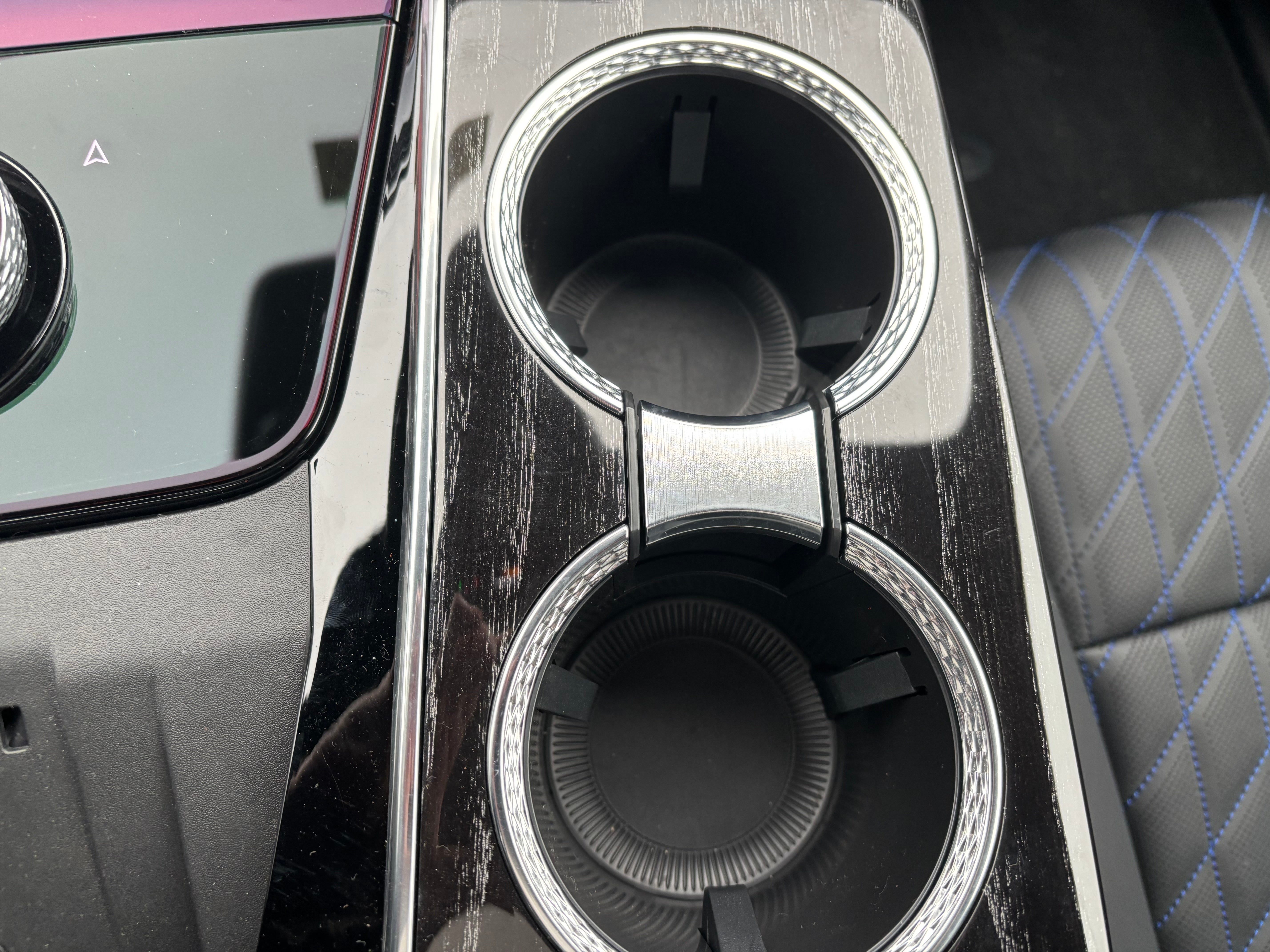 2025 Cadillac ESCALADE IQ Sport 1