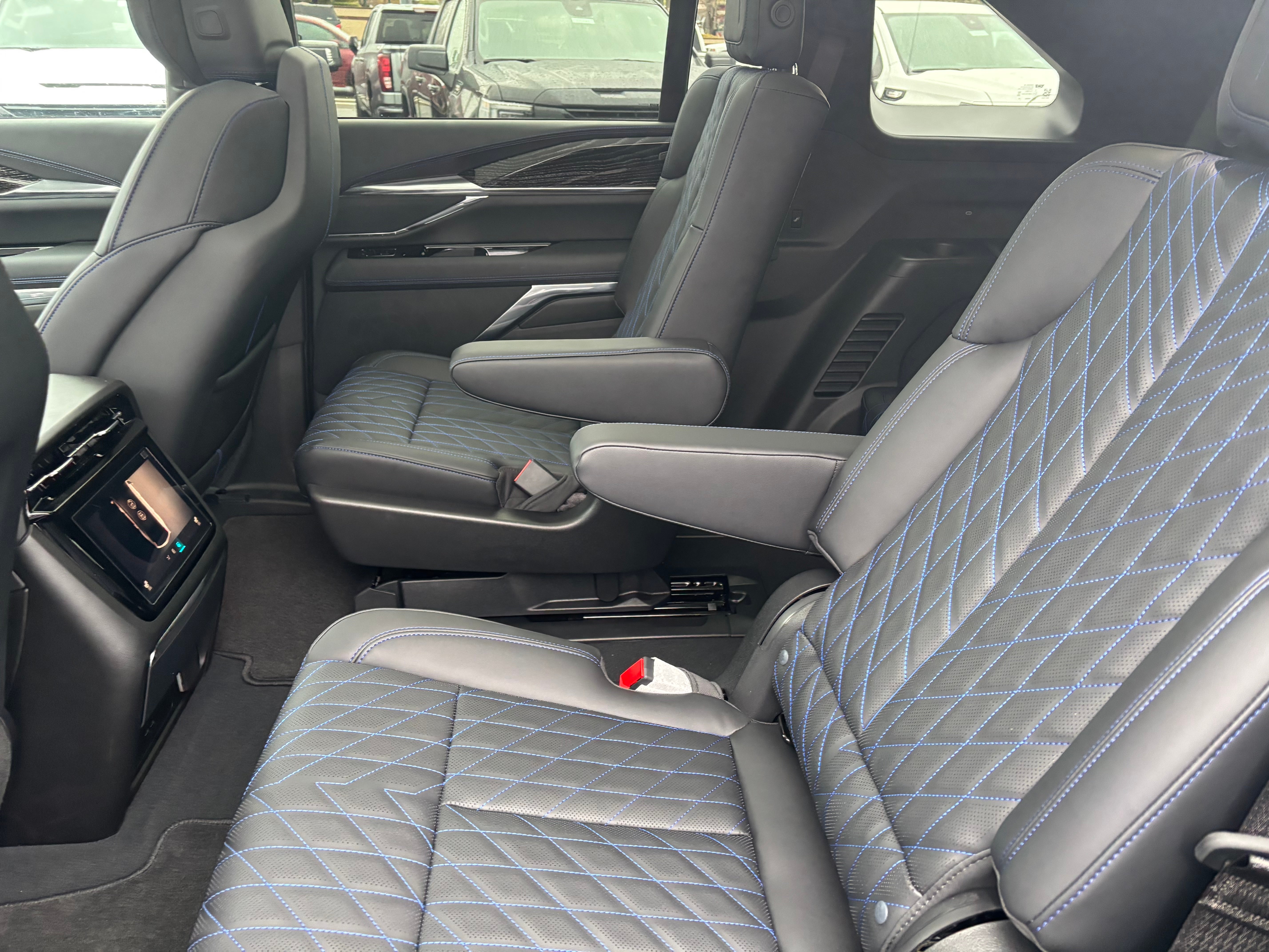 2025 Cadillac ESCALADE IQ Sport 1