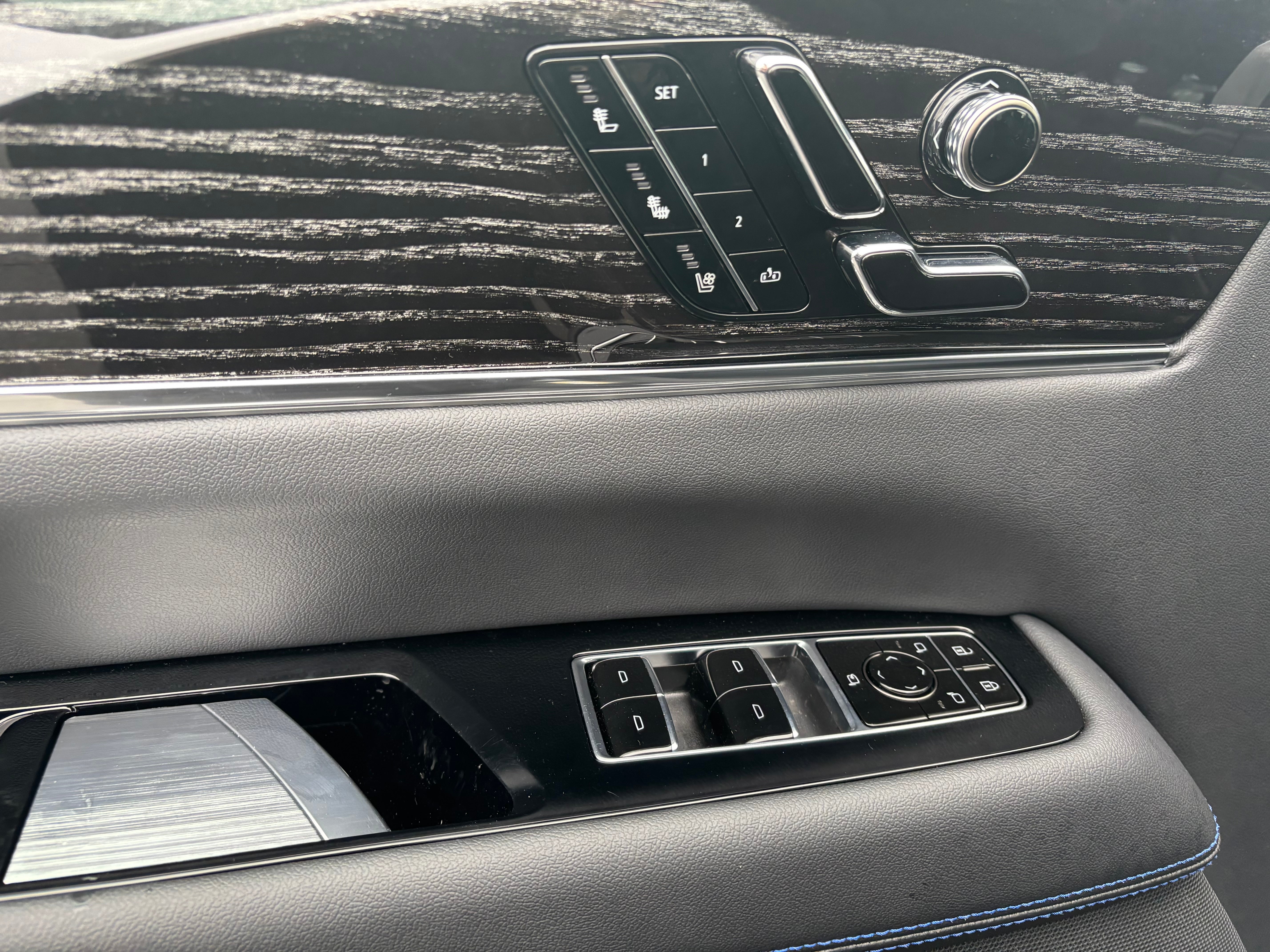 2025 Cadillac ESCALADE IQ Sport 1