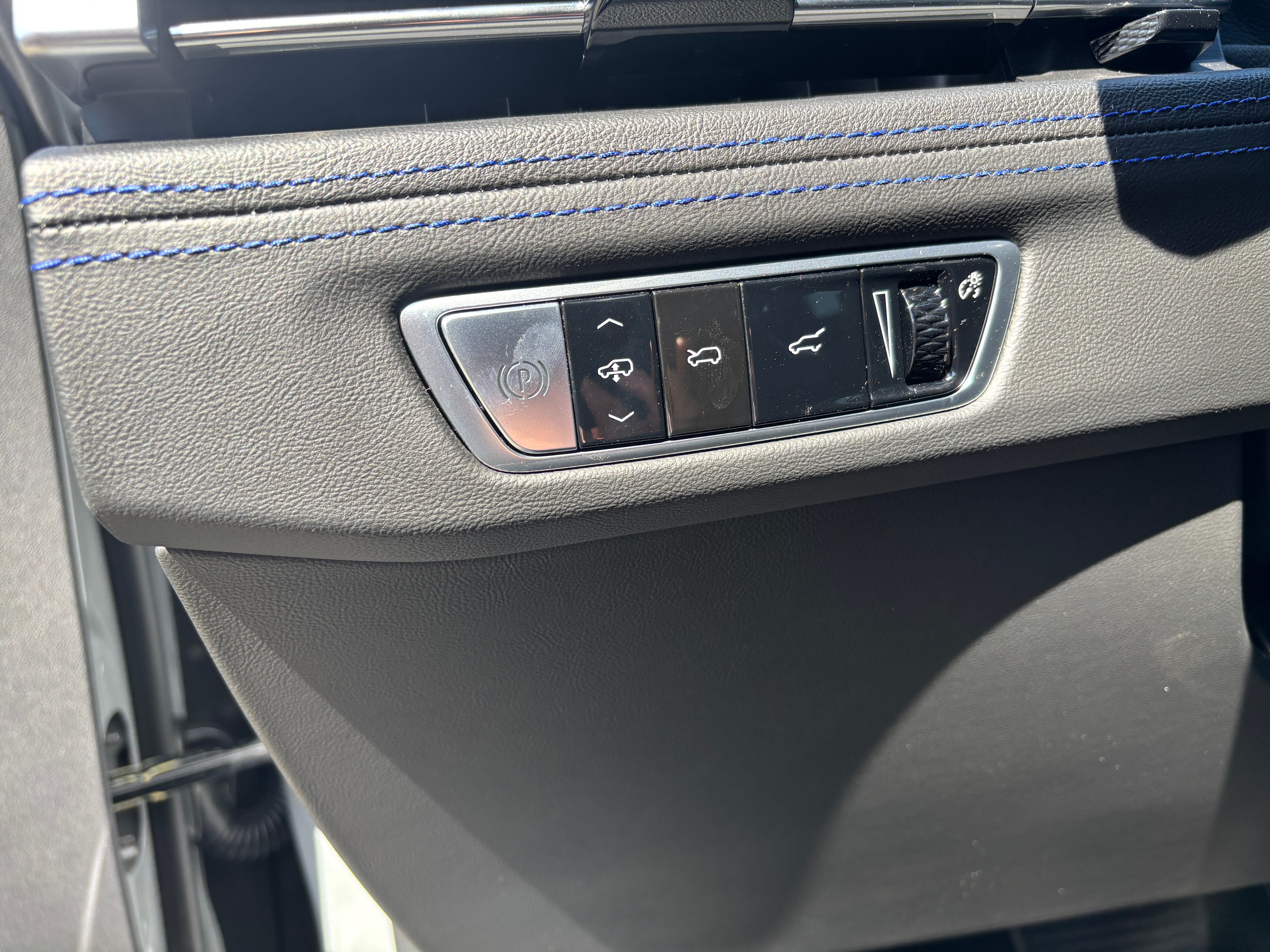 2026 Cadillac ESCALADE IQ Sport