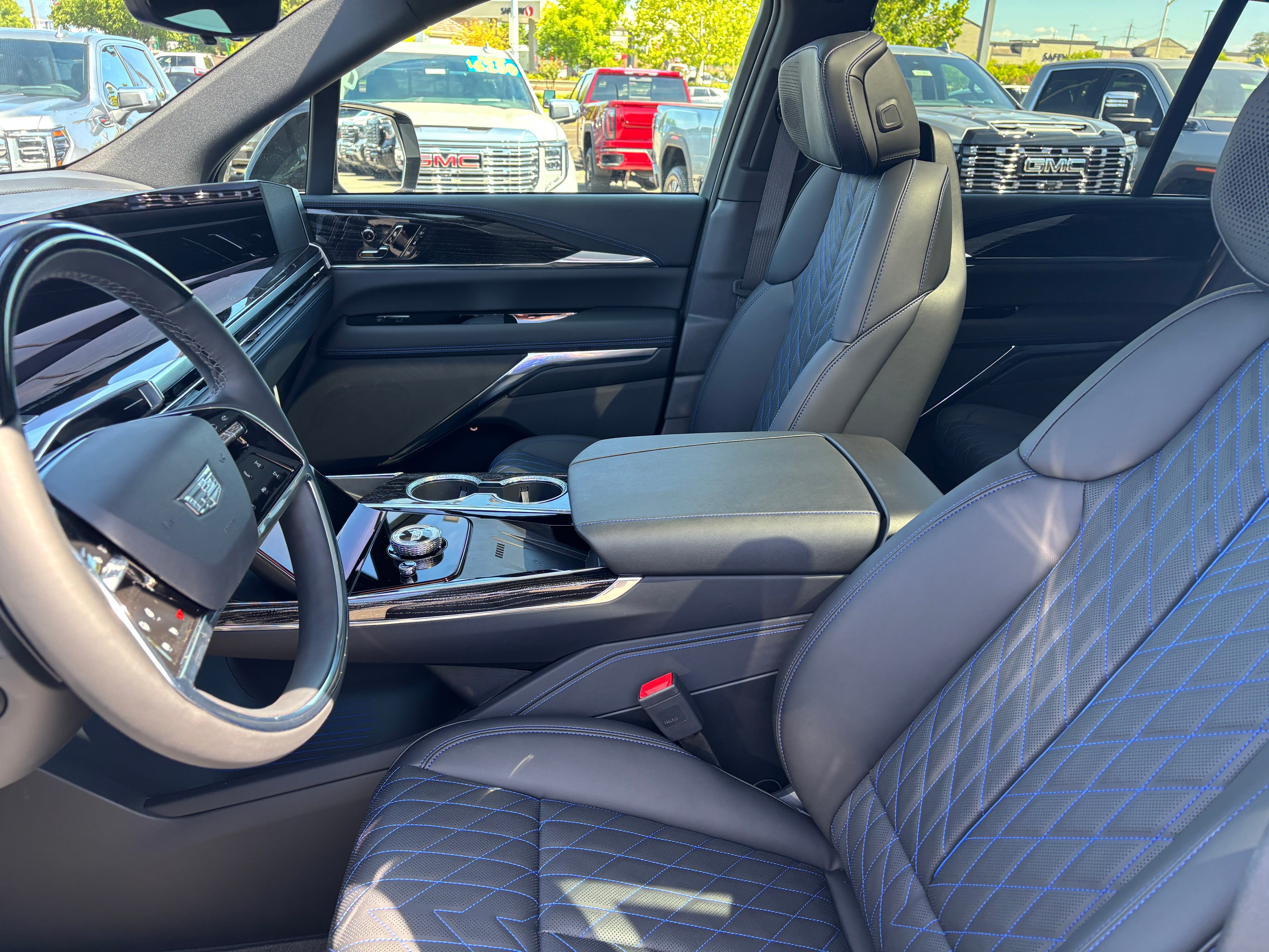 2026 Cadillac ESCALADE IQ Sport