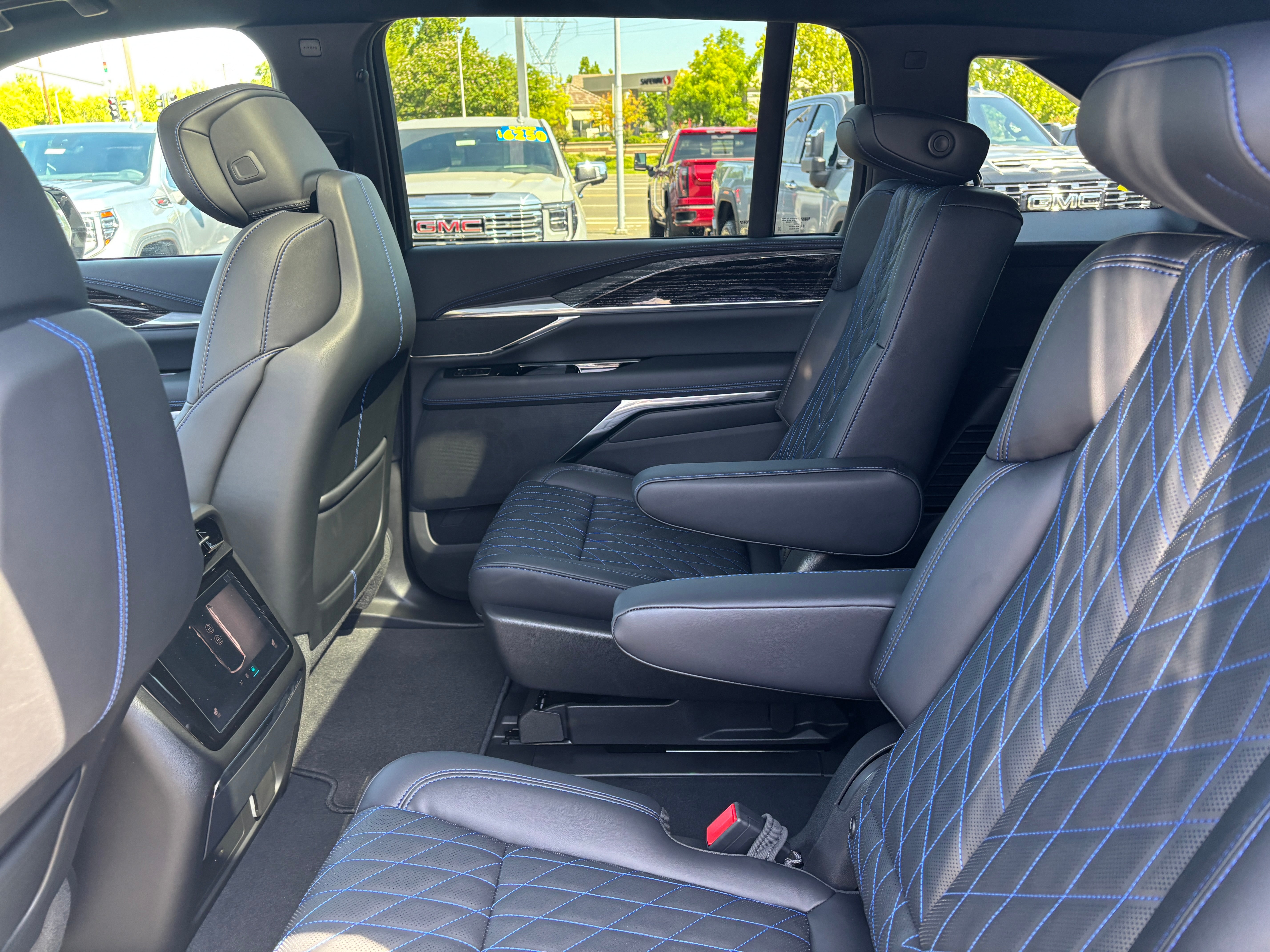 2026 Cadillac ESCALADE IQ Sport