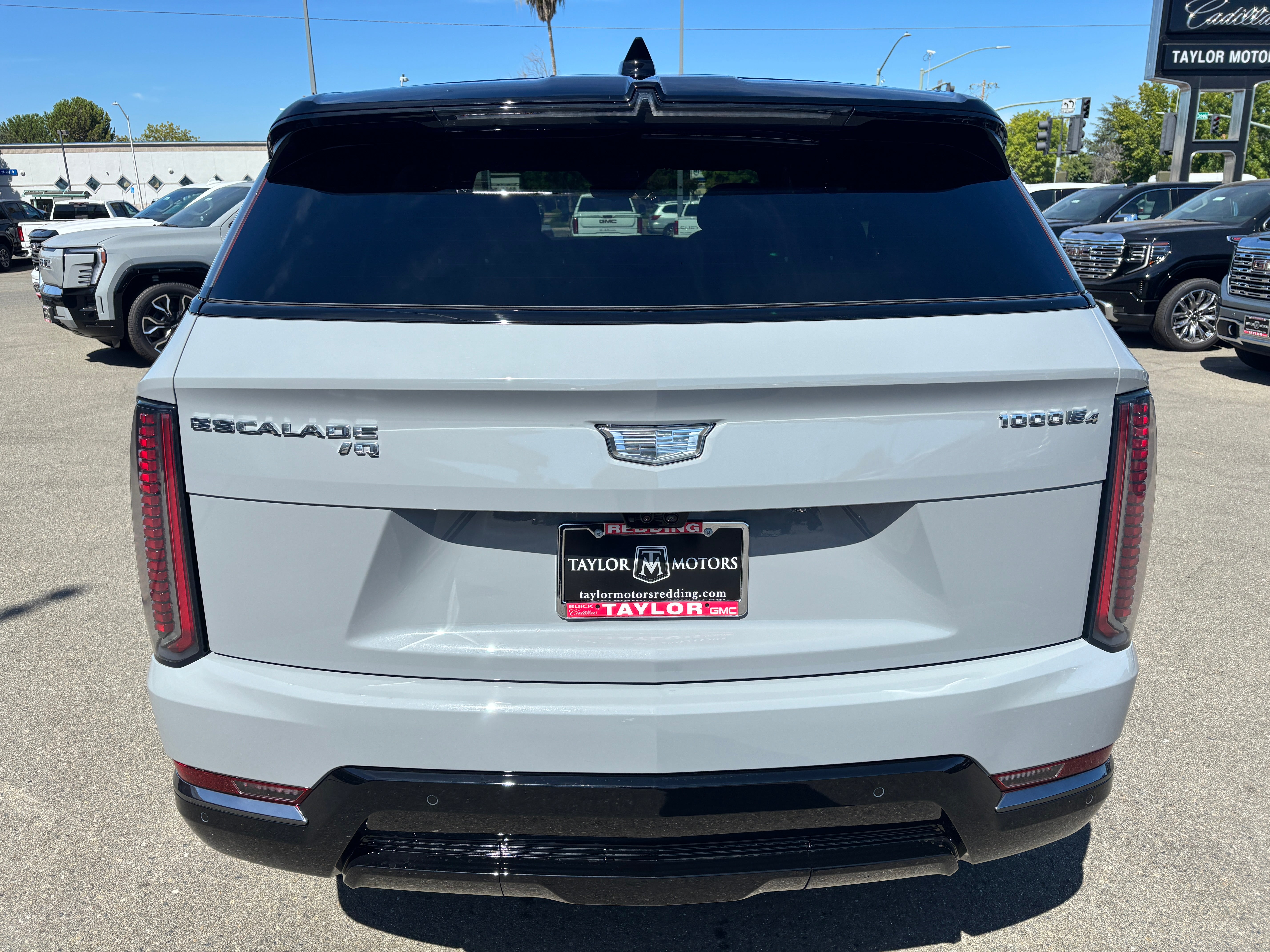 2026 Cadillac ESCALADE IQ Sport