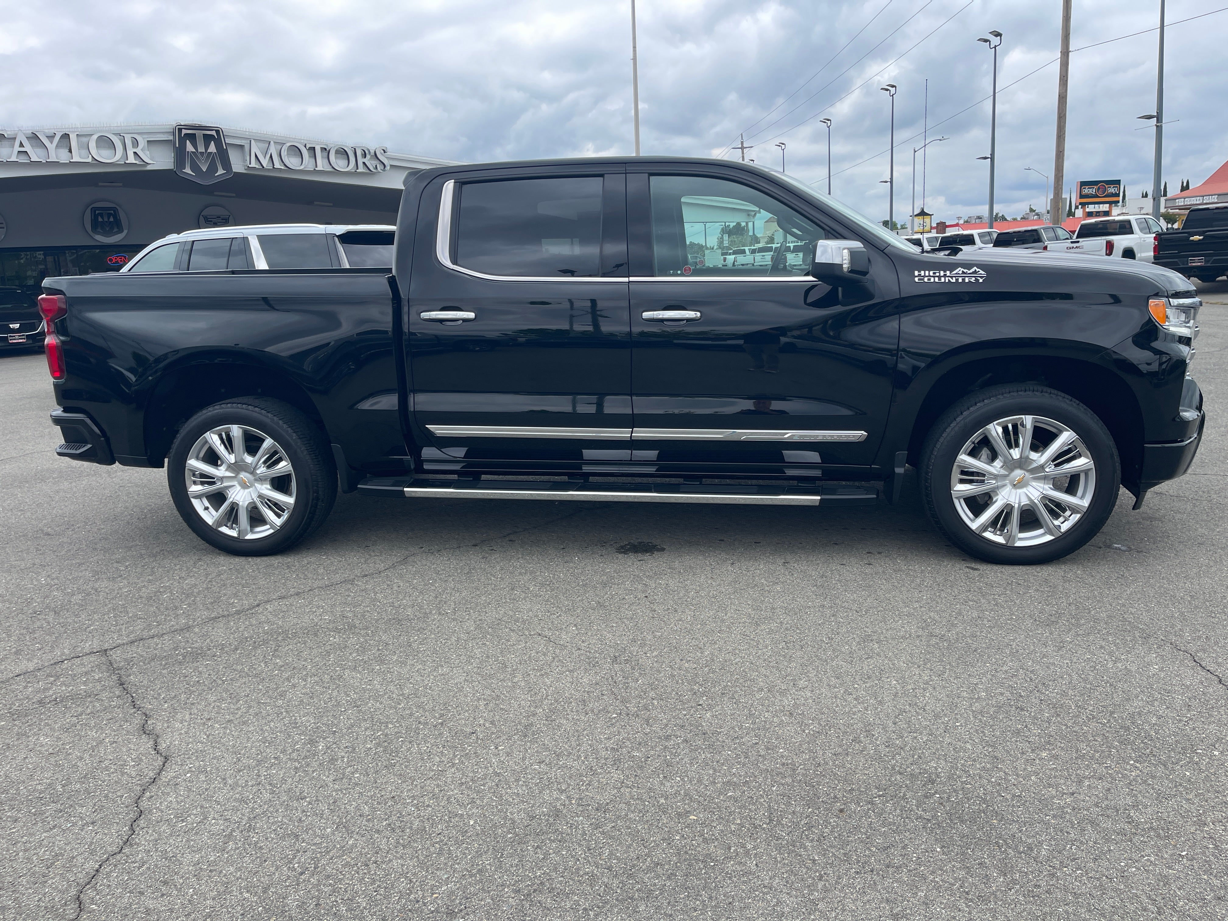 2023 Chevrolet Silverado 1500 High Country
