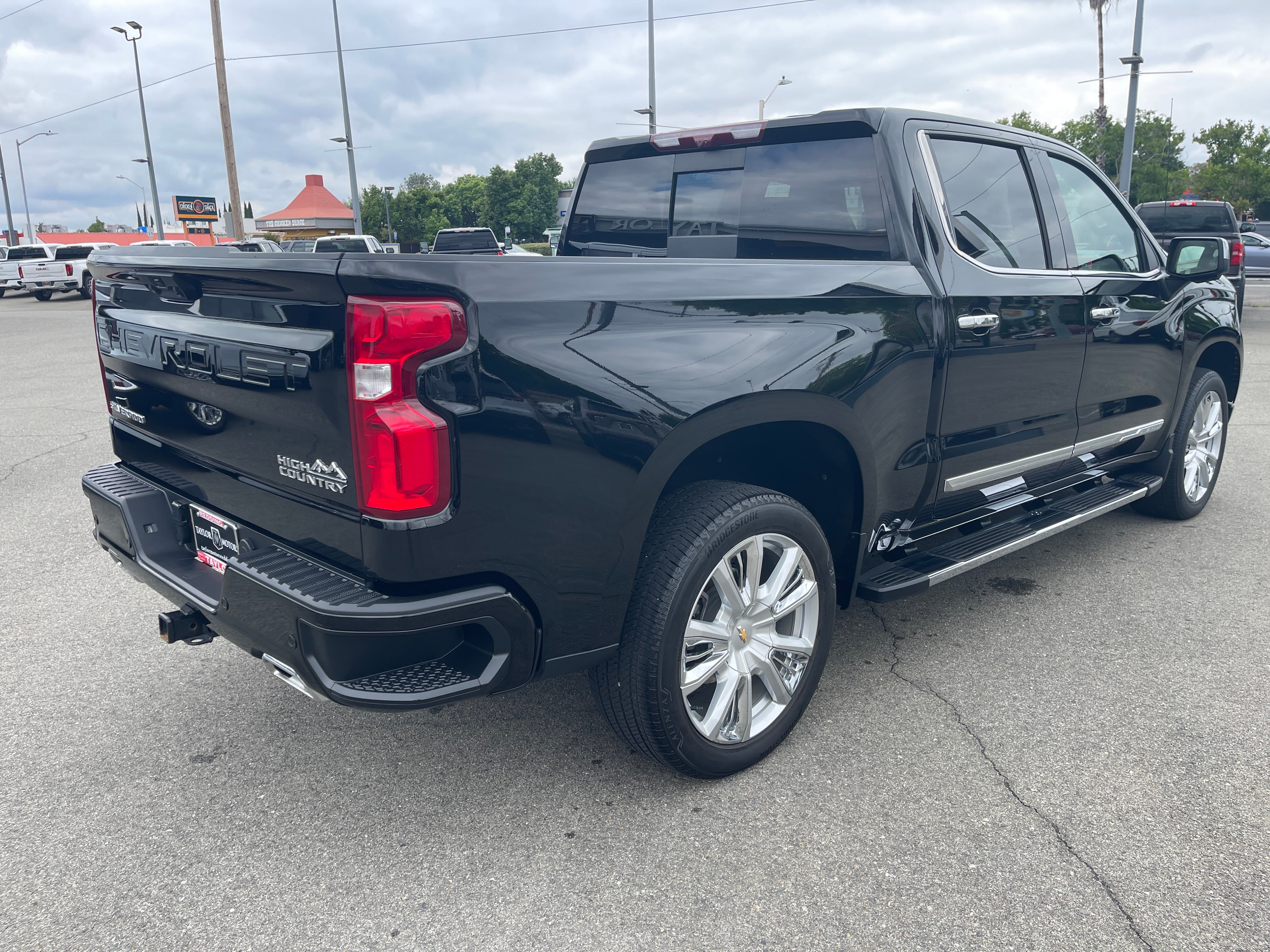2023 Chevrolet Silverado 1500 High Country