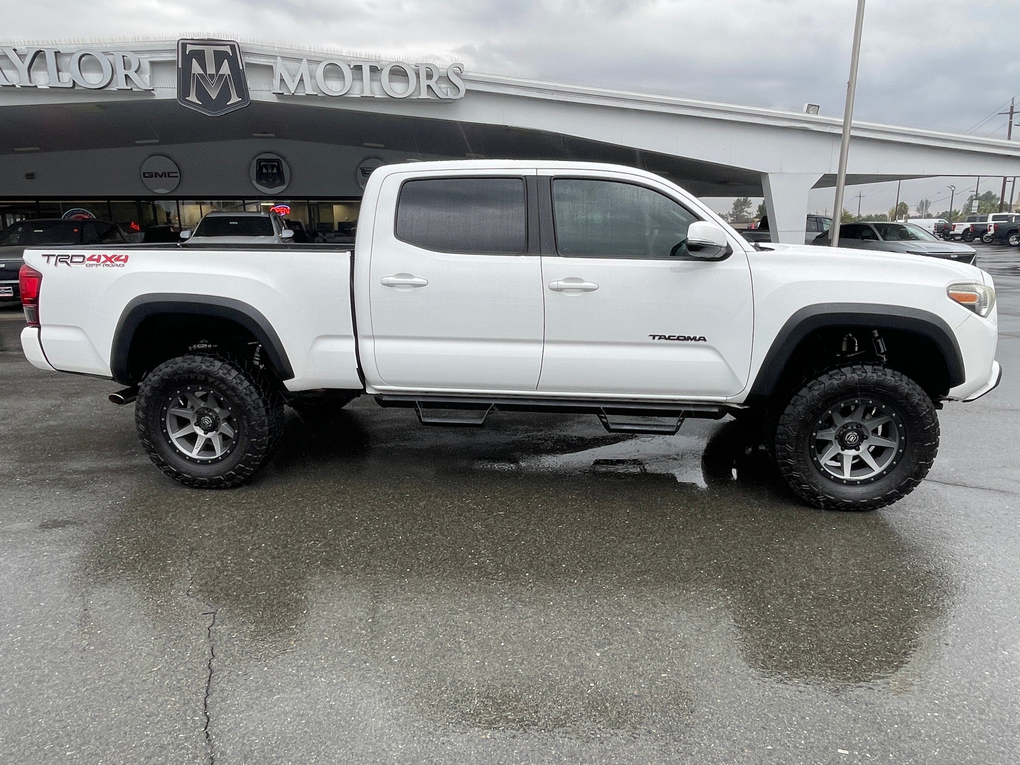 2018 Toyota Tacoma SR5
