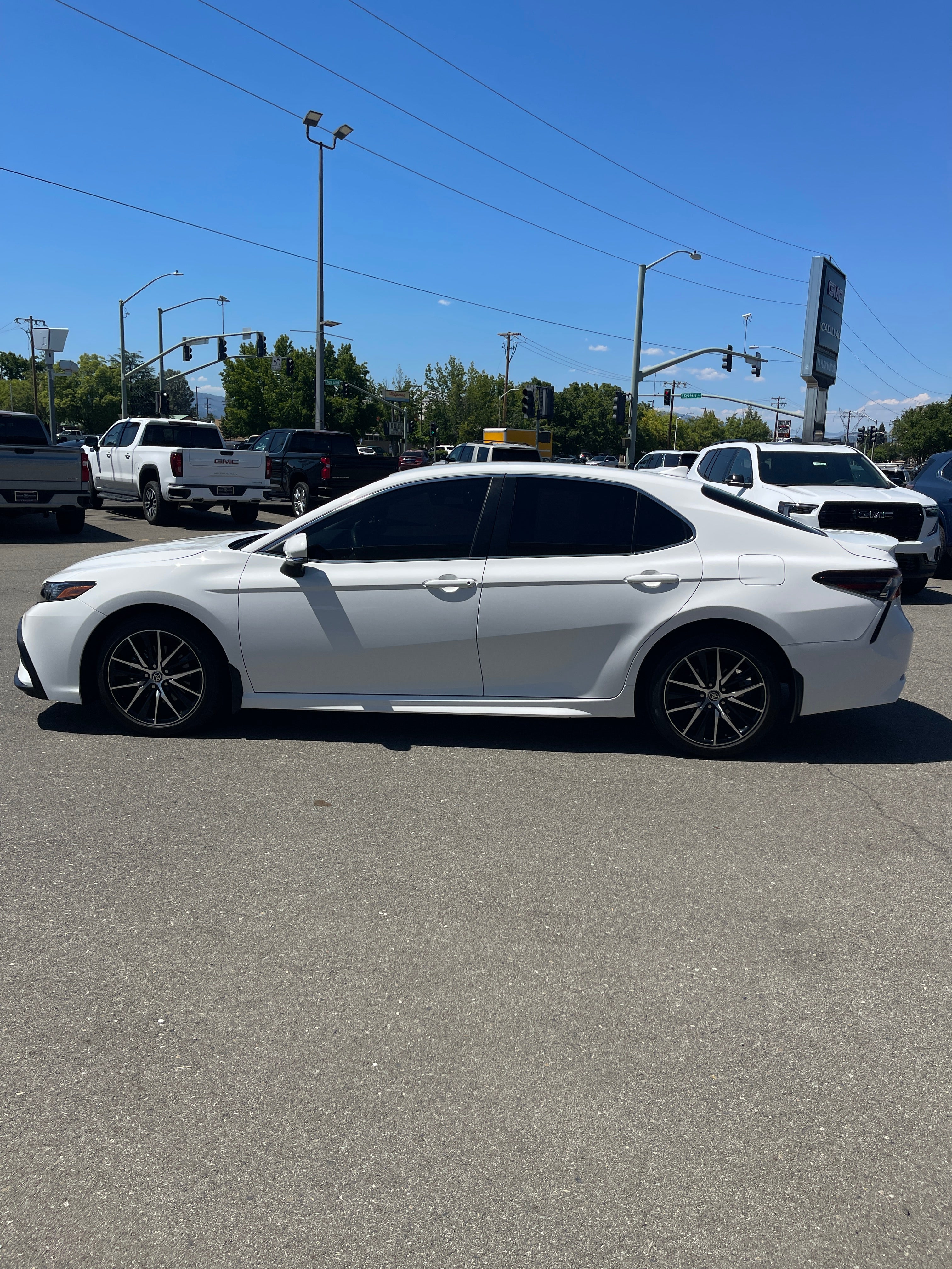 2023 Toyota Camry SE